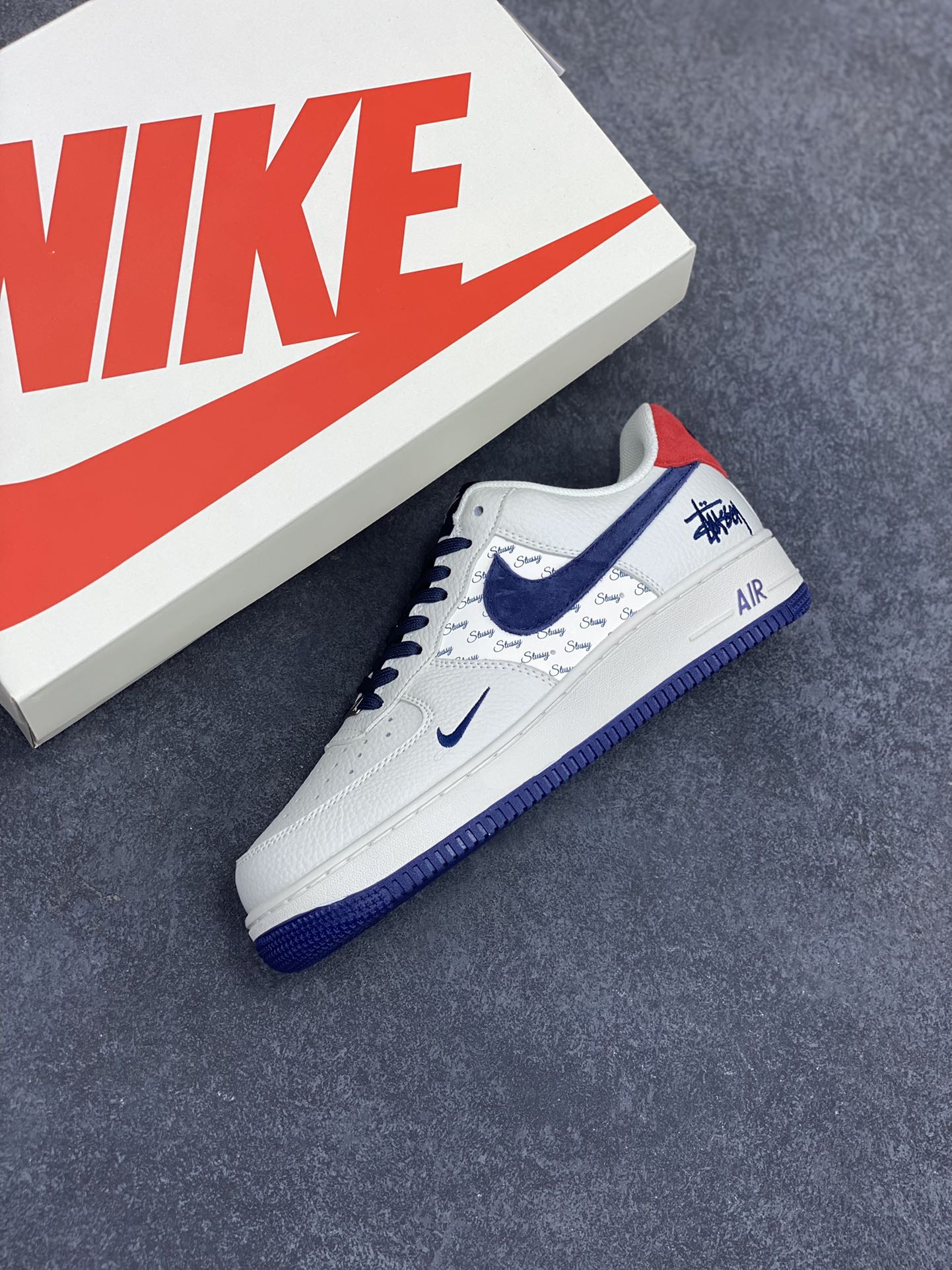 图片[7]-Nike Air Force 1 Low 空军一号低帮百搭休闲运动板鞋。柔软、弹性十足的缓震性能和出色的中底设计，横跨复古与现代的外型结合，造就出风靡全球三十多年的Force 1，直到今天还深受青睐。 货号：XZ3318-566 尺码：36 37.5 38 39 40 40.5 41 42 42.5 43 44 45-选品中心