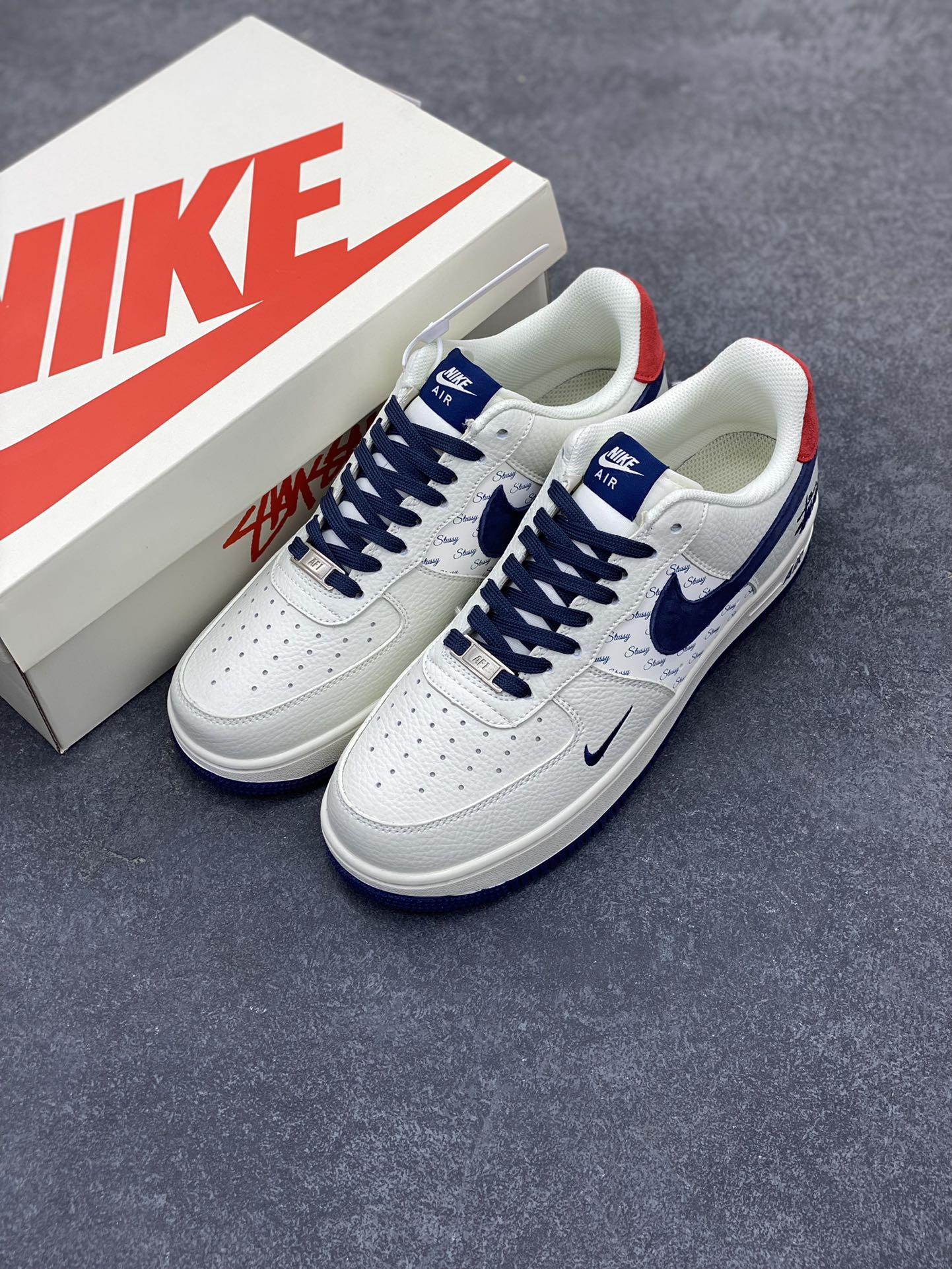 图片[8]-Nike Air Force 1 Low 空军一号低帮百搭休闲运动板鞋。柔软、弹性十足的缓震性能和出色的中底设计，横跨复古与现代的外型结合，造就出风靡全球三十多年的Force 1，直到今天还深受青睐。 货号：XZ3318-566 尺码：36 37.5 38 39 40 40.5 41 42 42.5 43 44 45-选品中心