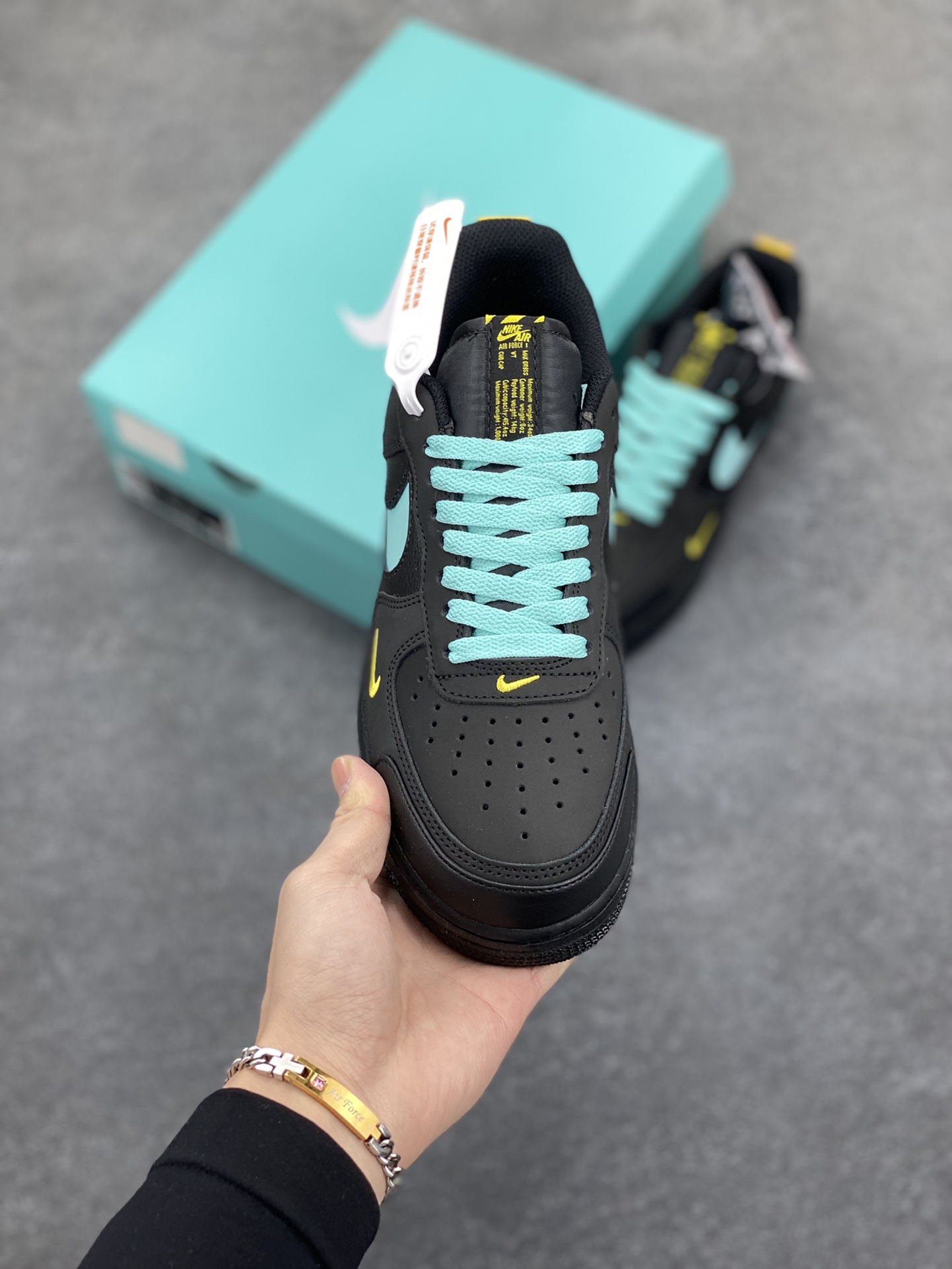 图片[2]-海外限定发售  Nike Air Force 1 Premium 蒂夫尼 配色 空军一号中帮休闲板鞋 定制皮料 3M反光 原楦头原纸板 纯正版型 内置全掌气垫 货号：DV6809-181 尺码：36 36.5 37.5 38 38.5 39 40 40.5 41 42 42.5 43 44 44.5 45-选品中心