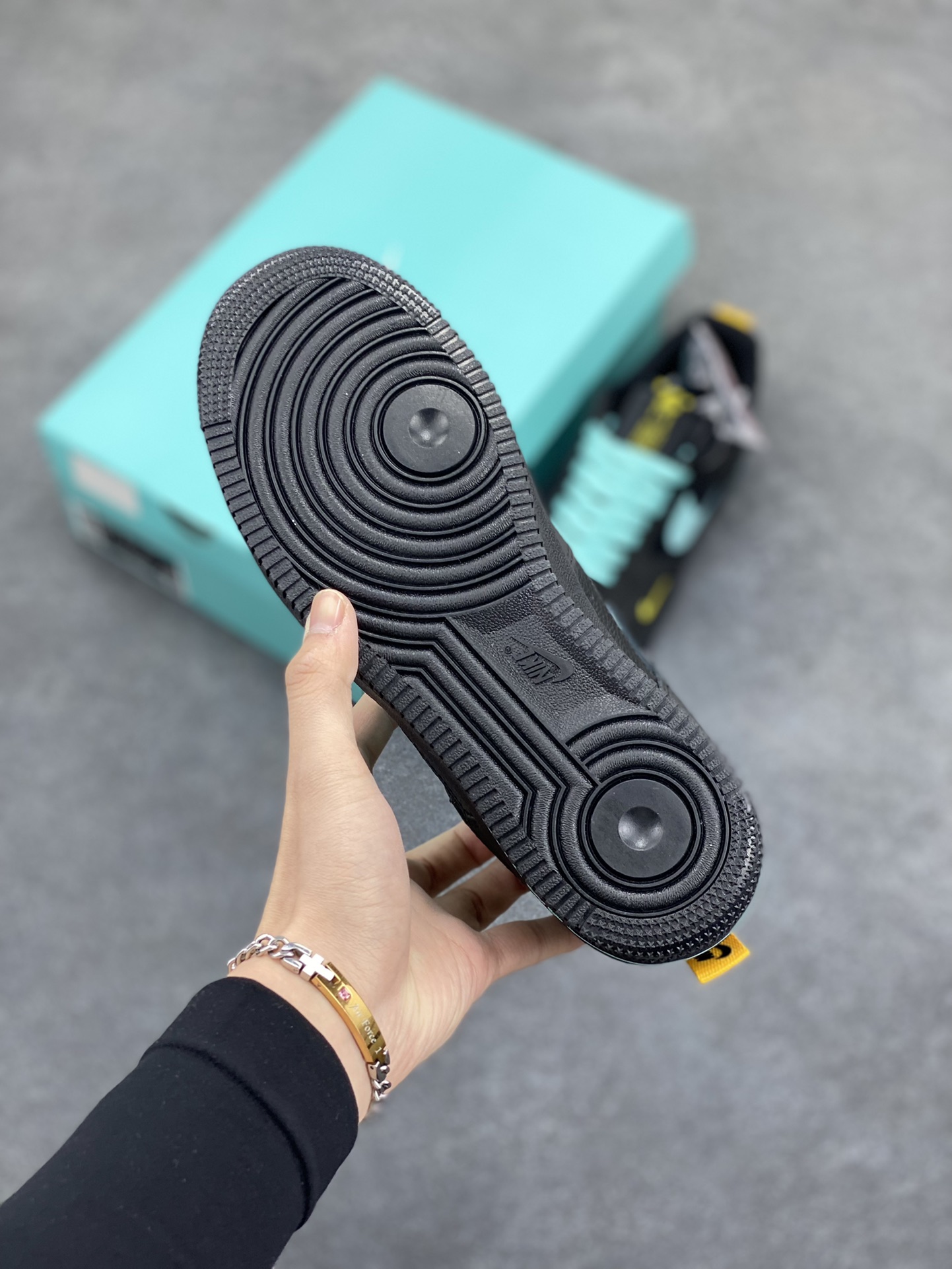 图片[5]-海外限定发售  Nike Air Force 1 Premium 蒂夫尼 配色 空军一号中帮休闲板鞋 定制皮料 3M反光 原楦头原纸板 纯正版型 内置全掌气垫 货号：DV6809-181 尺码：36 36.5 37.5 38 38.5 39 40 40.5 41 42 42.5 43 44 44.5 45-选品中心