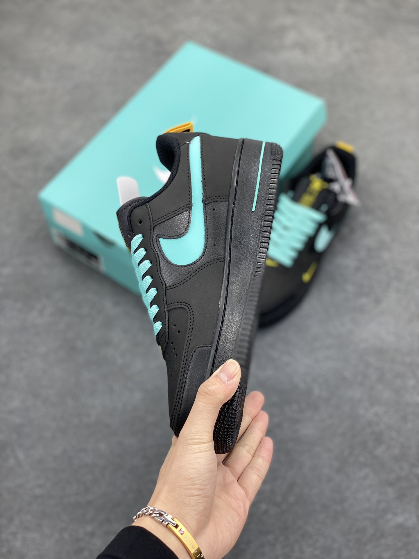 图片[3]-海外限定发售  Nike Air Force 1 Premium 蒂夫尼 配色 空军一号中帮休闲板鞋 定制皮料 3M反光 原楦头原纸板 纯正版型 内置全掌气垫 货号：DV6809-181 尺码：36 36.5 37.5 38 38.5 39 40 40.5 41 42 42.5 43 44 44.5 45-选品中心