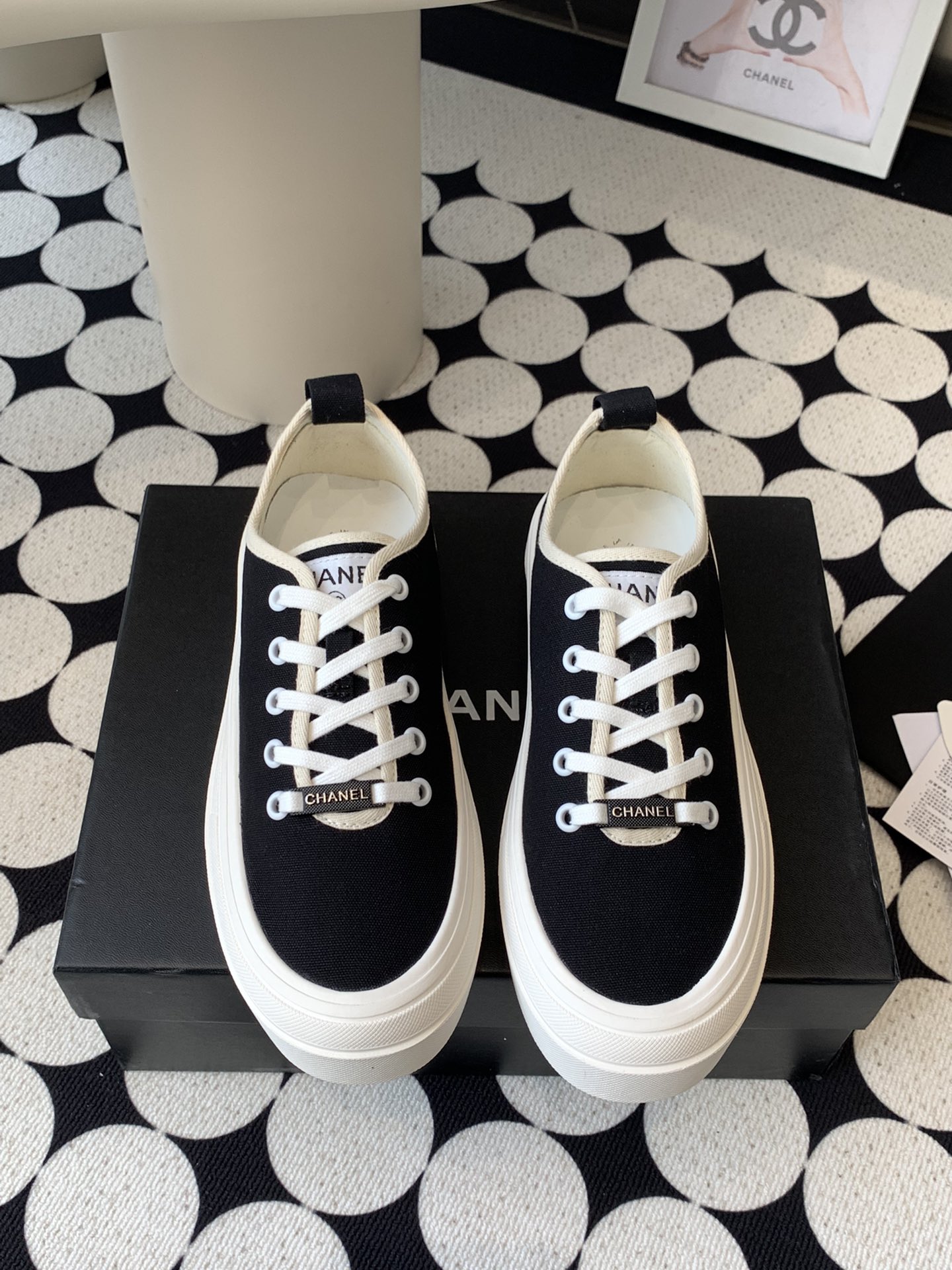 NO:233101,Chanel hidden casual white shoes full of Vintage, medieval replica get, the whole pair of shoes is purchased and developed by Zp, all customized materials, exclusive mold opening sole, all details are shipped together, and even the packaging is the same as the genuine one. Size: 35-40, casual shoes/sports shoes, chanel, sneakers19860909Chanel 隐藏款休闲小白鞋 Vintage感满满,中古复刻款get 整双鞋子采购Zp开发打造,全部定制材料,独家开模大底,细节全部对版出货,连包装也做到跟正品一样.码数:35-40,休闲鞋/运动鞋,chanel,sneakers,Women's Shoes