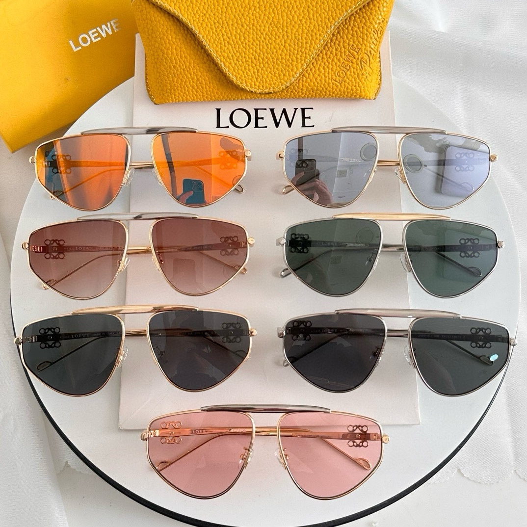‼️ 官网图 LOEW
Mod：LW40116U
Size：61-13-140
跟足原版色
细节码住
简