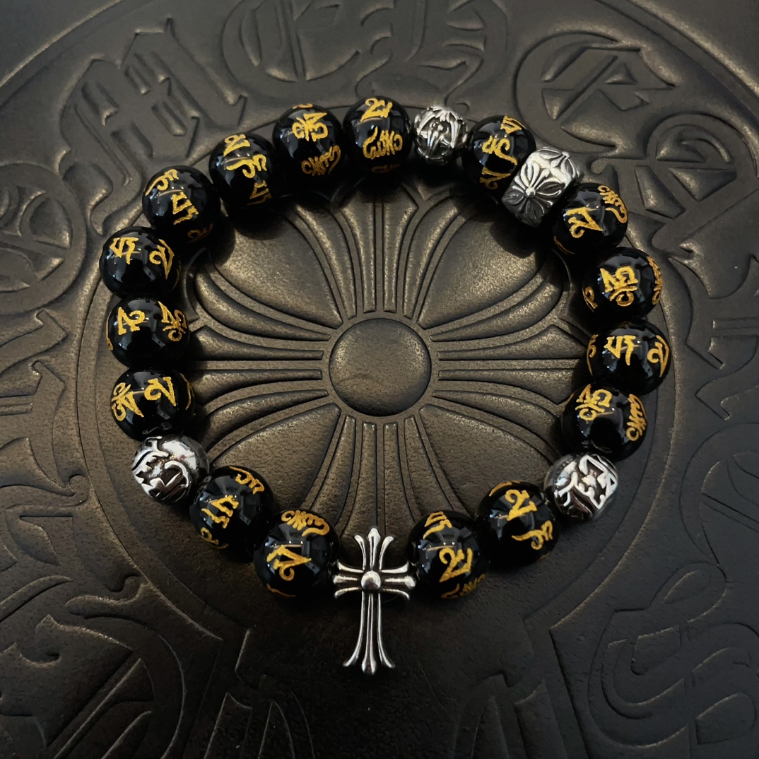 NO:115653,Batch New Model [Counter Quality] Chrome Hearts Croxin Classic Retro Multi-Element Bracelet Bracelet, Kuaishou/ins/Little Red Book Popular, Different Concave and Convex Scout Flowers present unique styles. Cross Scout Flowers are Croxin's logo, so they last longer. Genuine version Chrome Hearts Croxin Difference to the market ordinary light version, match the quality of the version, look at the details of the letter printing, retro and old gray oxygen level. Seiko version!  , jewelry boutique, chrome hearts, chrome hearts, bracelet19860909批 新款【专柜品质】Chrome Hearts克罗心 经典复古多元素手串手链 ,快手/ins/小红书热门,凹凸造型不同的花纹设计风格呈现出与众不同 十字架童军花是克罗心的标志 所以更经久不衰 正品打版Chrome Hearts克罗心 区别市场普通轻版 对版对标品质 看字印细节 复古做旧灰氧程度.精工版本！,饰品精品,chrome hearts,chrome hearts,bracelet,Jewelry