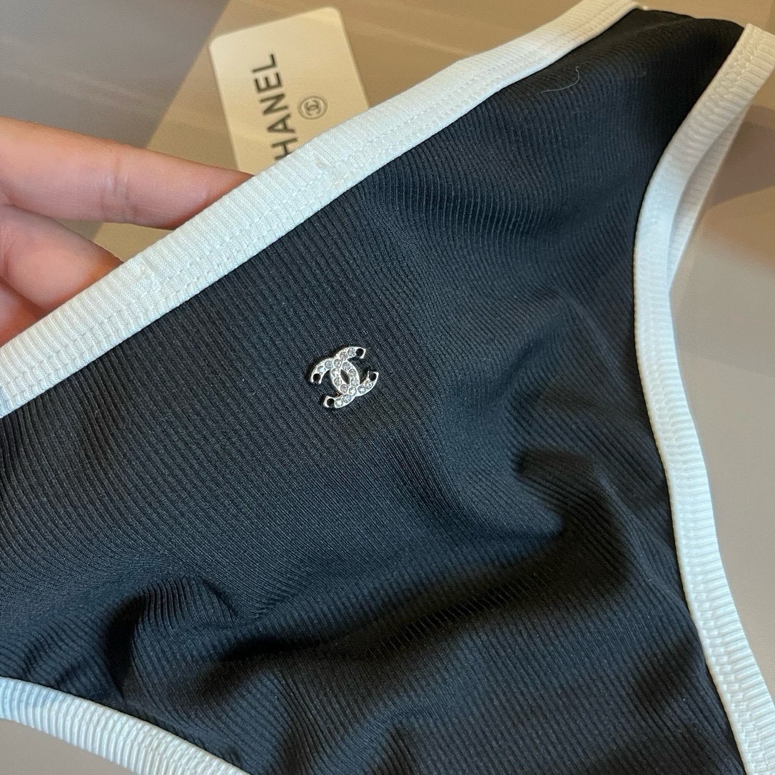 。

Chanel香奈儿中古针织比基尼👙，分体泳衣，S M L XL