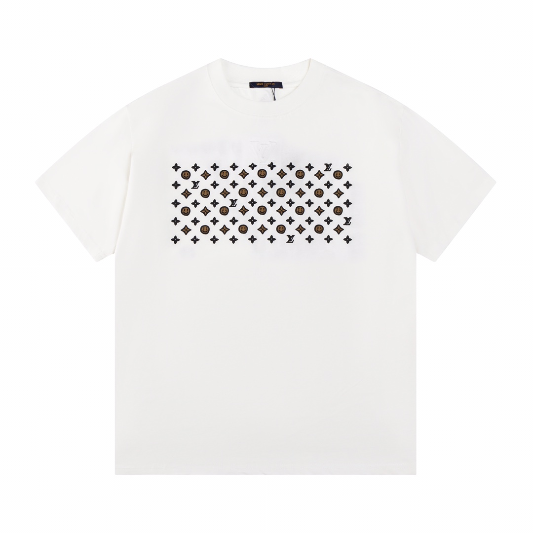 NO:123972,1V & Nigo co-branded 25ss spring and summer new product, large logo foam printed short-sleeved T-shirt, chest concave and concave embossing process, complete three standards, high gram heavy cotton fabric, very comfortable to touch, OS shoulder-falling style, super versatile, threaded neckline not loose, high temperature fixing color, shoulder-length pulling strip craft, same style for men and women, Size: XS S M L,, T-shirt,tees, t-shirt,alexander wang198609091V & Nigo联名 25ss春夏新品 大logo发泡印花短袖T恤 胸口中间凹凸压花工艺 三标齐全 采用高克重克重纯棉面料 手感非常舒服 OS落肩版型 超级百搭的一款 螺纹领口不松垮 高温固色 通肩拉条工艺 男女同款 码数:XS S M L,,T-shirt,tees，t-shirt,alexander wang,Men's clothing