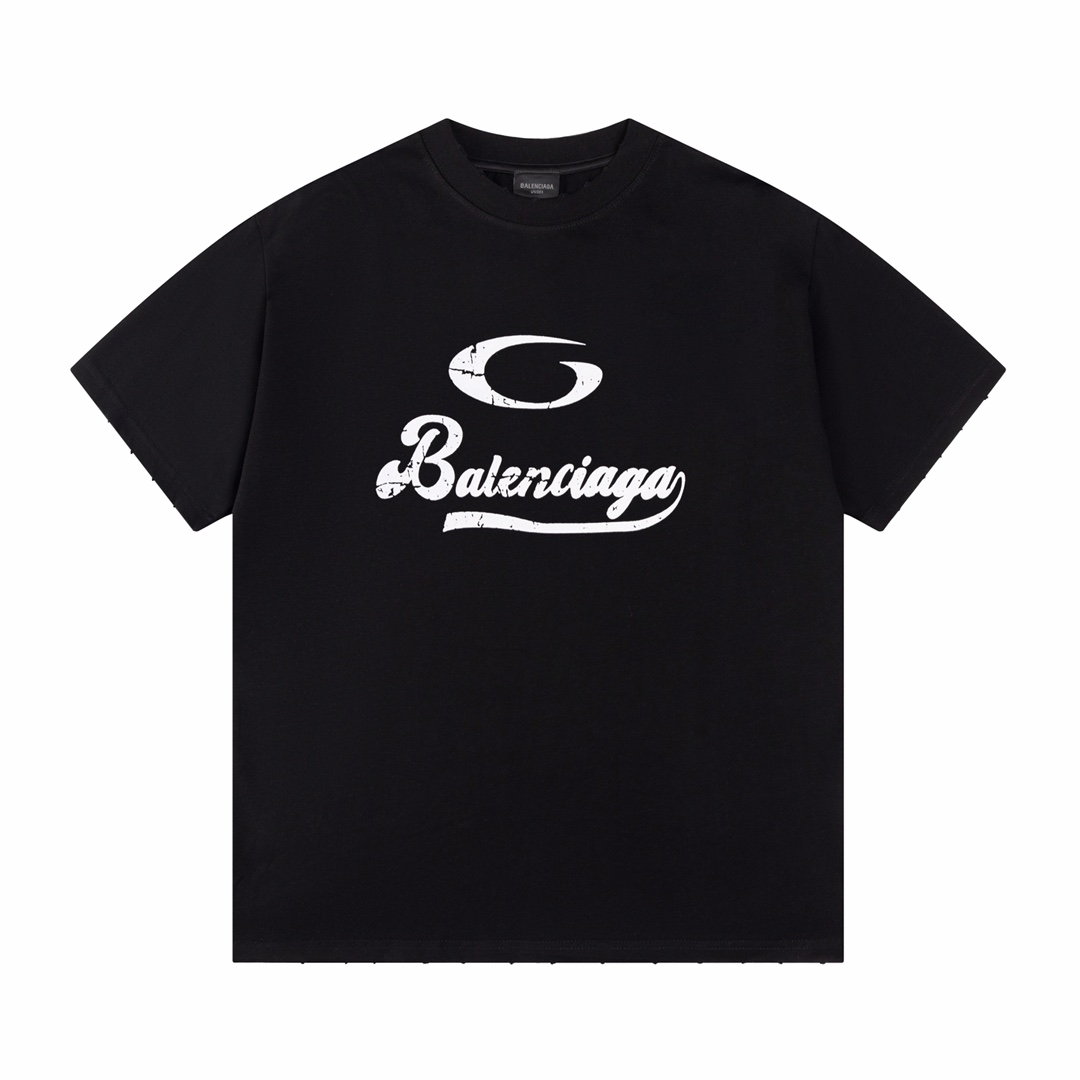 NO:123974,Balenciga 25SS spring and summer new style, worn printed long-sleeved T-shirt, new short-sleeved style, worn and broken, details cannot be picked, and it is of great classiness and luxury recognition!  Complete three standards. The style is casual, loose, small shoulder-dead style cut. The same style for men and women. Number of sizes: XS S M L,,balenciaga,T-shirt,tees,t-shirt,alexander wang19860909Balenciga 25SS春夏新款 磨破 印花长袖T恤 新款短袖 采用磨破工艺 细节无法挑剔 极具档次感与奢华辨识度！三标齐全 版型属于休闲宽松小落肩的版型裁剪 男女同款 码数:XS S M L,,balenciaga,T-shirt,tees，t-shirt,alexander wang,Men's clothing