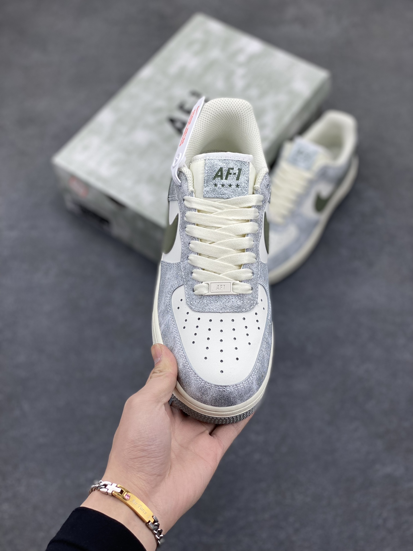 图片[2]-Nike Air Force 1 Low ’07 岩石绿 配色 空军一号低帮休闲板鞋 原厂定制皮料 定制鞋盒 原楦原纸板 纯正版型 正品NFC感应芯片 高清洁度 内置全掌气垫 货号：BL5866-906 尺码：36 36.5 37.5 38 38.5 39 40 40.5 41 42 42.5 43 44 44.5 45-选品中心
