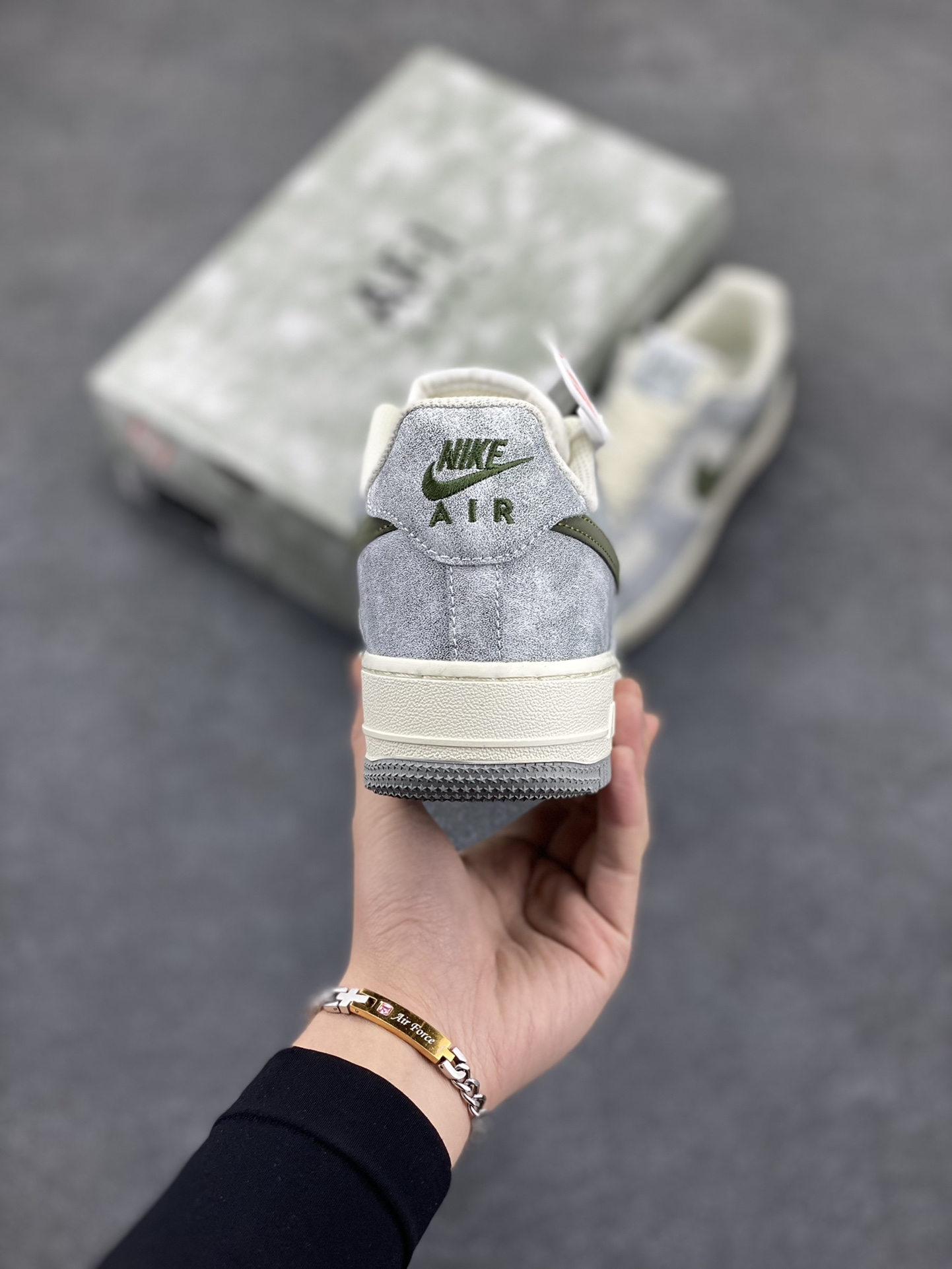 图片[4]-Nike Air Force 1 Low ’07 岩石绿 配色 空军一号低帮休闲板鞋 原厂定制皮料 定制鞋盒 原楦原纸板 纯正版型 正品NFC感应芯片 高清洁度 内置全掌气垫 货号：BL5866-906 尺码：36 36.5 37.5 38 38.5 39 40 40.5 41 42 42.5 43 44 44.5 45-选品中心