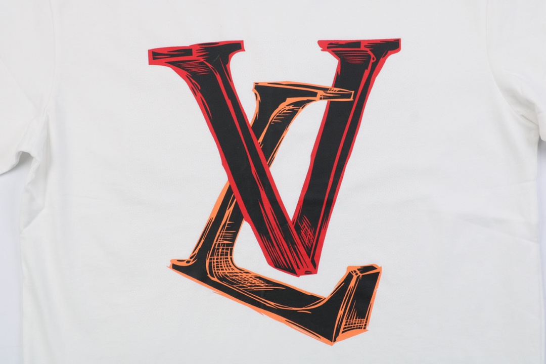 路易威登/Louis Vuitton 春夏新款 立体字母印花圆领短袖T恤