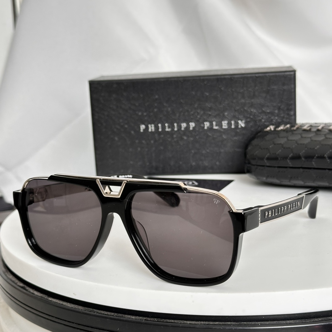  ‼️PHILIPP PLEI* 飞行员墨镜🕶️金属细节丰富。镜腿上饰有品牌字样标识～原版开发，细节满分