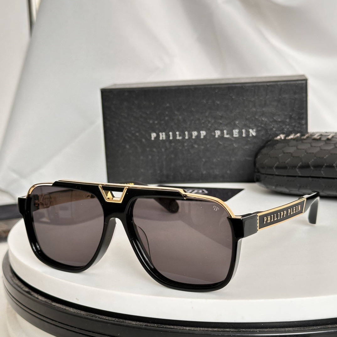  ‼️PHILIPP PLEI* 飞行员墨镜🕶️金属细节丰富。镜腿上饰有品牌字样标识～原版开发，细节满分