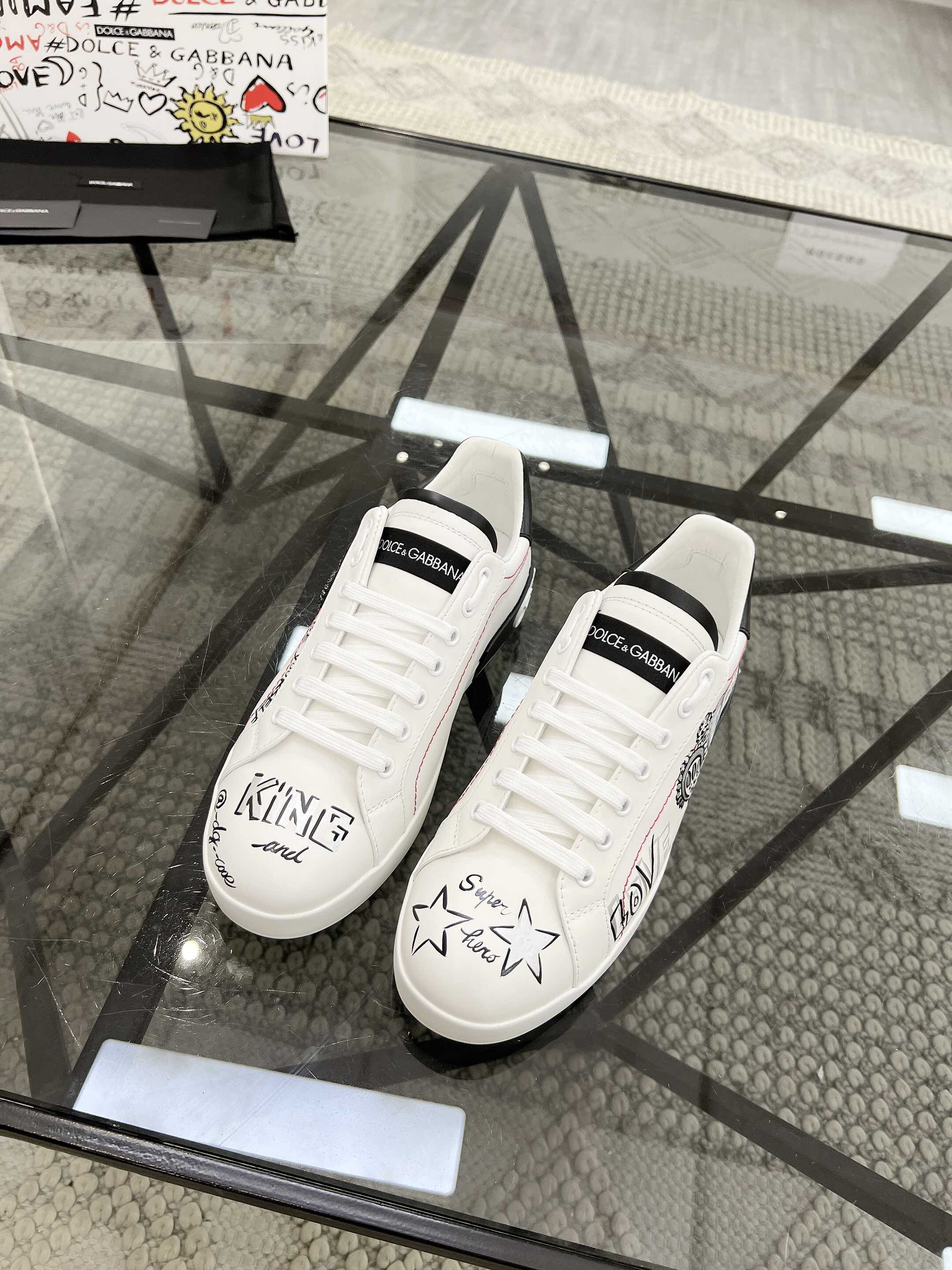 NO:221712,Brand D&G original color matching, size 38-45 custom made 46 price Material Dolce & Gabbana 2025 new products Casual shoes upper imported soft cowhide with 3D printed logo cowhide foot pad cowhide inner original outsole latest D&G logo on foot simple atmospheric, DG casual shoes, Dolce & Gabbana, Dolce & Gabbana, Dolce & Gabbana, cowhide19860909品牌D&G 颜色原版配色 码数38-45定做46 价格 材质杜嘉班纳2025新品 休闲鞋鞋面进口柔软牛皮搭配搭配3D打印logo牛皮垫脚牛皮内里 原版大底 最新D&G logo上脚 简单 大气,DG休闲鞋,Dolce&Gabbana,Dolce&Gabbana,Dolce&Gabbana,cowhide,Men's shoes