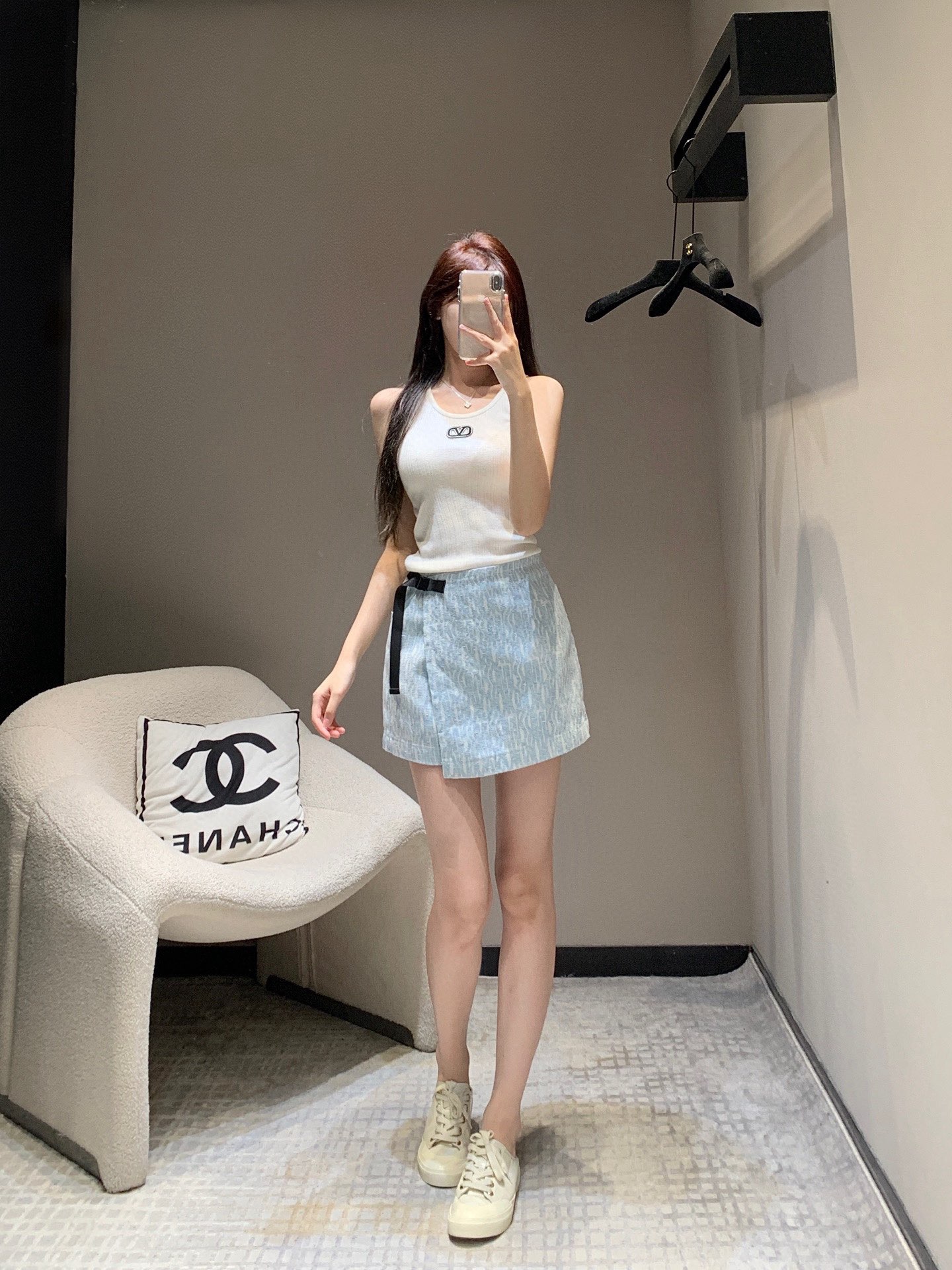 NO:311849,Model number D25022527 Dio* new D home high-end custom washed denim cotton style is crisp and stylish!  Temperature and fashionable letter logo jacquard high-waist wide-leg denim shorts!  Light blue, (M size waist 72, hip 92, pants length 35, dior, dior, shorts, alexander wang19860909款号D25022527 Dio*新款D家高端定制水洗牛仔棉版型挺括有型！气质时尚字母logo提花高腰阔腿牛仔短裤！浅蓝色,（M码腰围72,臀围92,裤长35,,dior,dior,shorts,alexander wang,Women's clothing