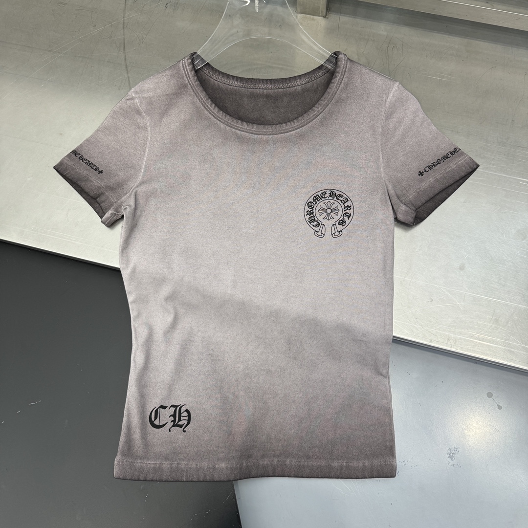  🆕克罗心✝️｜新款洗水小版上衣，面料95%棉，5%氨纶，柔软透气上身舒适，修身显瘦，胸前经典印花log
