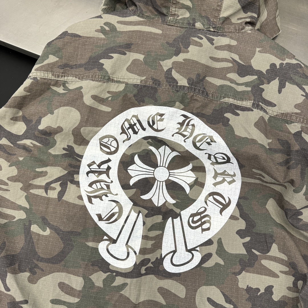  🆕克罗心✝️｜新款迷彩洗水风衣，百分百棉💯超级重工，坯布迷彩印花，洗水吊磨风衣，五金厚实有质感，宽松版