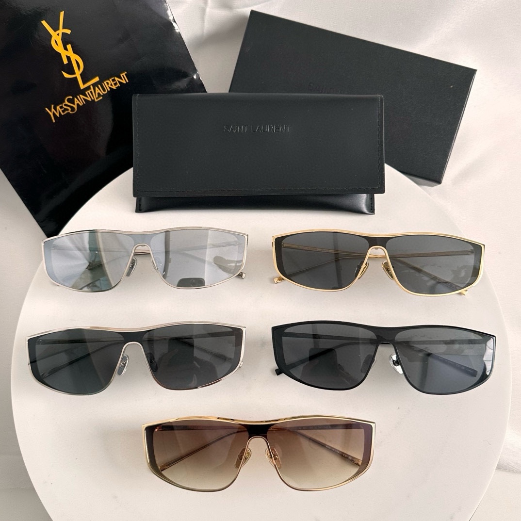 ‼️ 模特图 Saint Laurent
SL605
Size60口17-145✔️
方形窄框
每一付独
