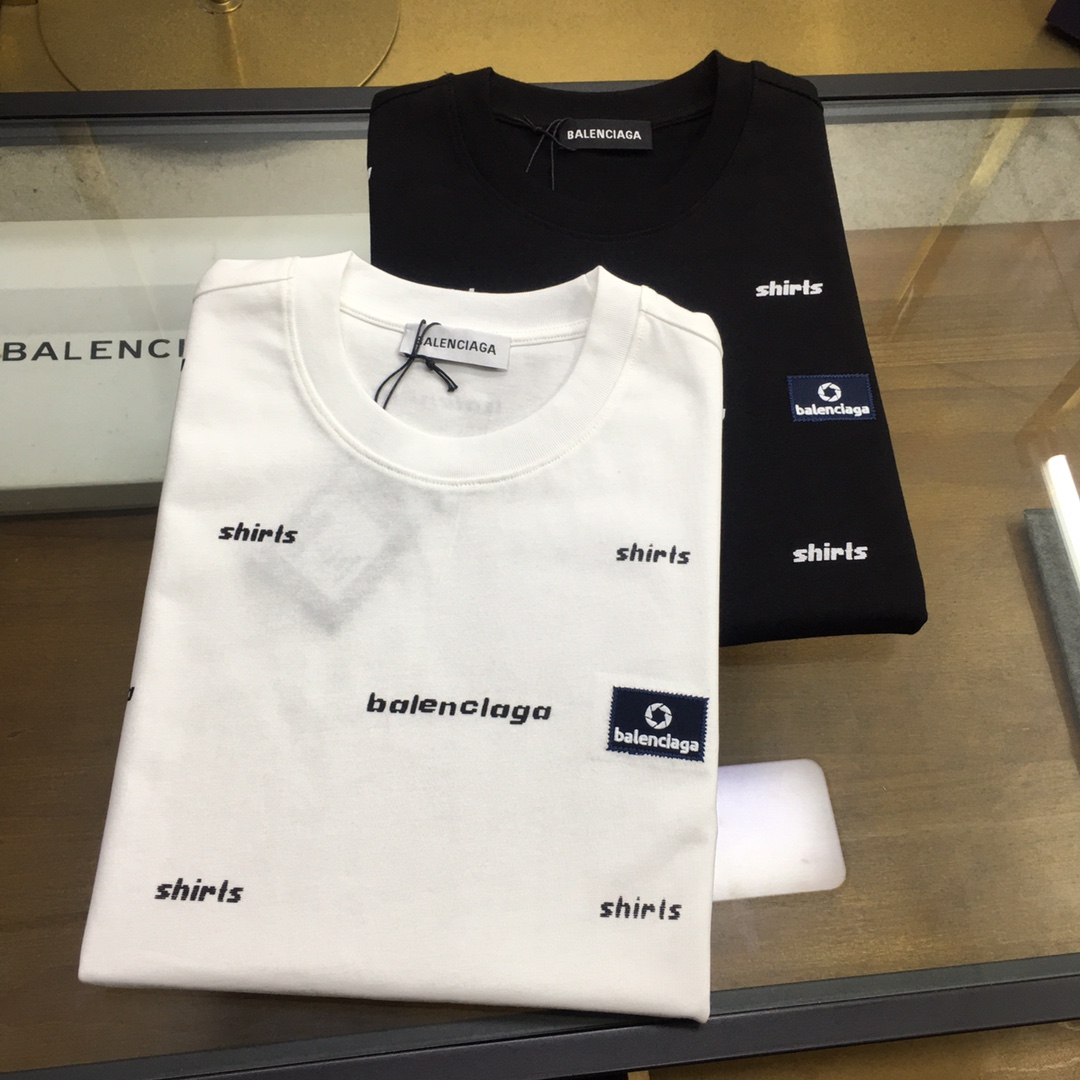 NO:122999,New product [BLCA] (XS-XL orders to report height and weight. New short-sleeved round-neck T-shirt in spring and summer. The material is exquisite and the overall design is quite fashionable. Today I recommend his versatile and classic style. The chest brand logo design adopts printed design. Personalized and vivid! The fabric is customized and selected high-quality long velvet cotton raw materials! Skin-friendly and smooth, the upper body is crisp and stylish! Comfort and breathable are perfect! The fabric attributes are both excellent! Size: XS-XL,, T-shirt,tees, t-shirt,alexander wang19860909新品【BLCA】（XS-XL下单报身高体重 25春夏季新款短袖圆领T恤衫 材质讲究整体的设计颇具时尚感 今天推荐他家百搭经典款 胸前品牌logo设计 采用印花设计 个性生动！面料采用客供定制甄选上等长绒棉花原料！亲肤挺滑手感,上身挺括有型！舒适性与透气性完美兼备！面料属性皆为上乘！ 尺码:XS-XL,,T-shirt,tees，t-shirt,alexander wang,Men's clothing