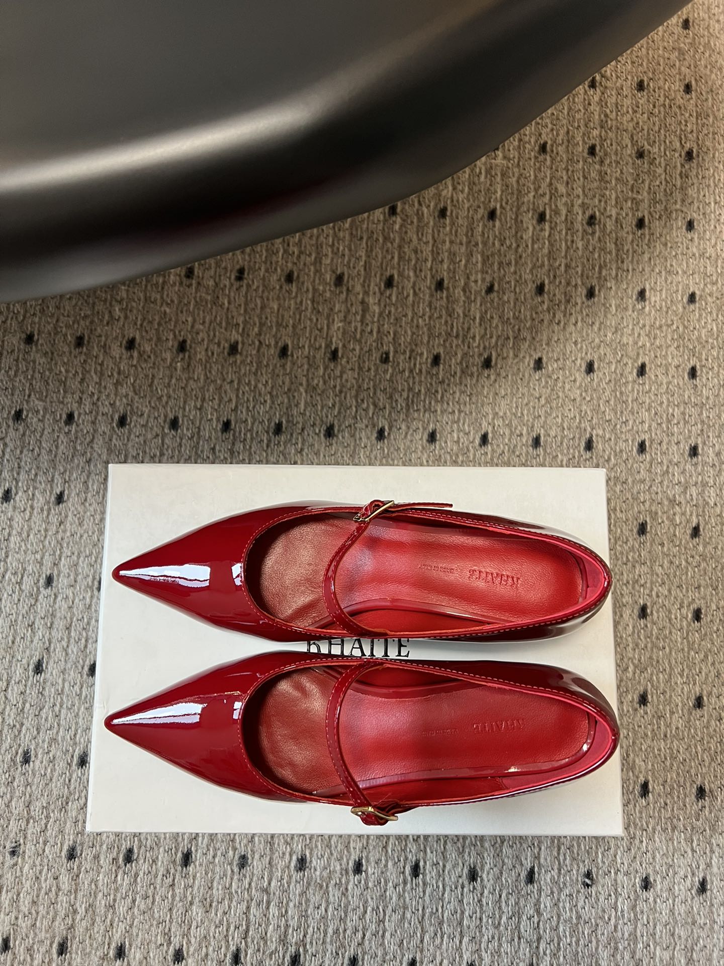 725 Khait* Shoes: Cool Modden Design with Imported Materials and Unique Charms - 图片 2