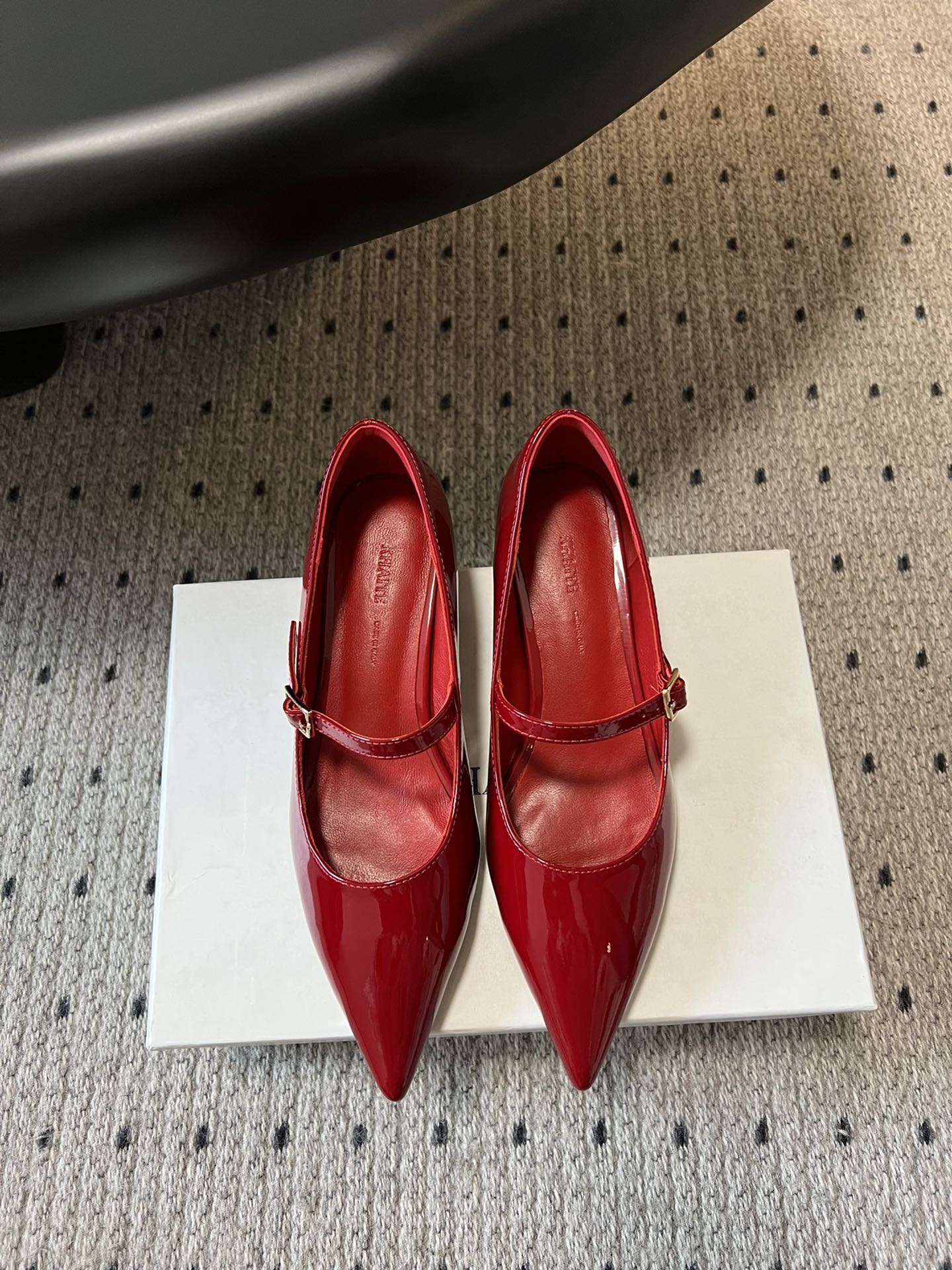 725 Khait* Shoes: Cool Modden Design with Imported Materials and Unique Charms