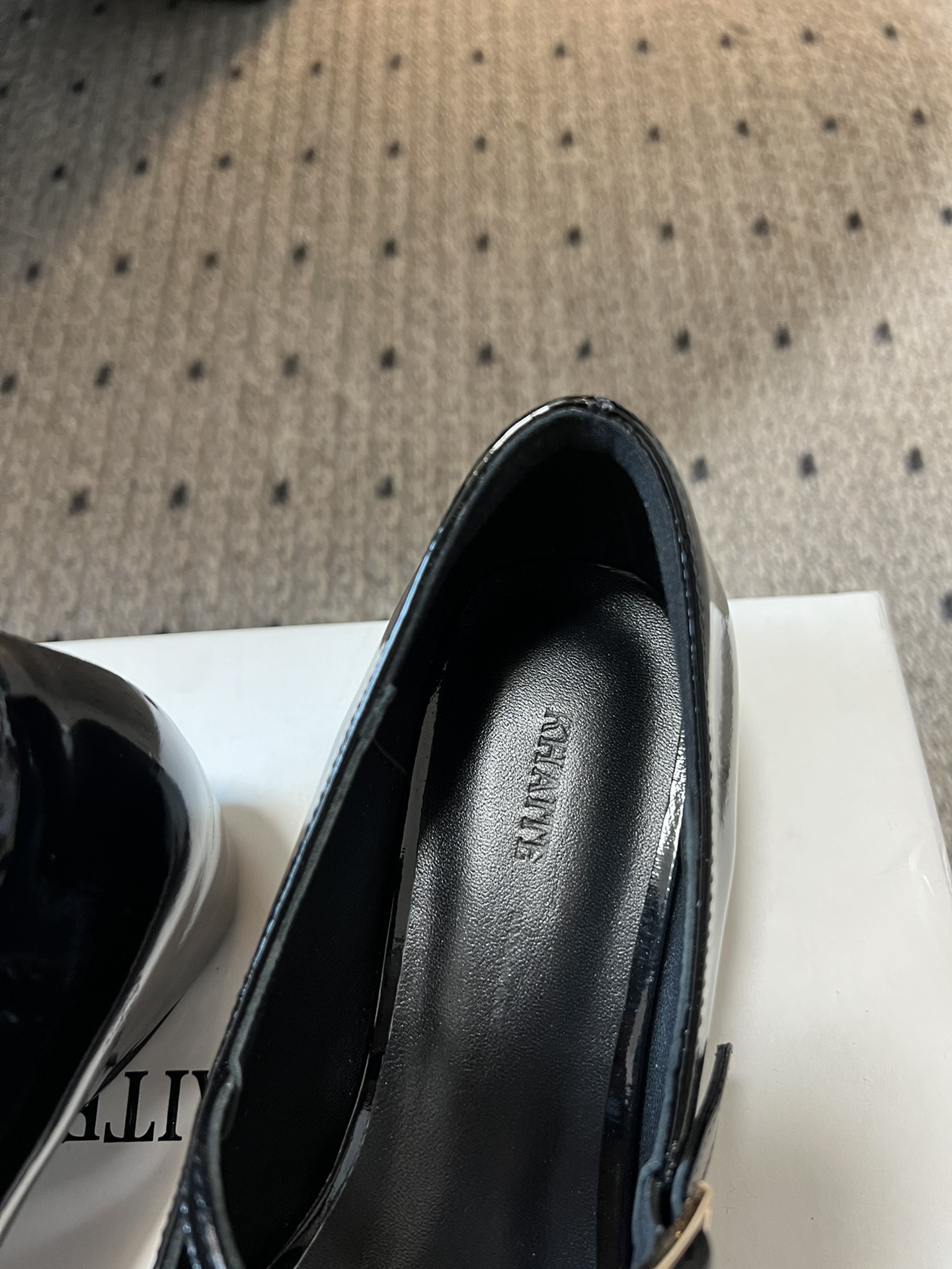 725 Khait Shoes: Stylish, Comfortable, and High Quality with Unique Charms - 图片 5