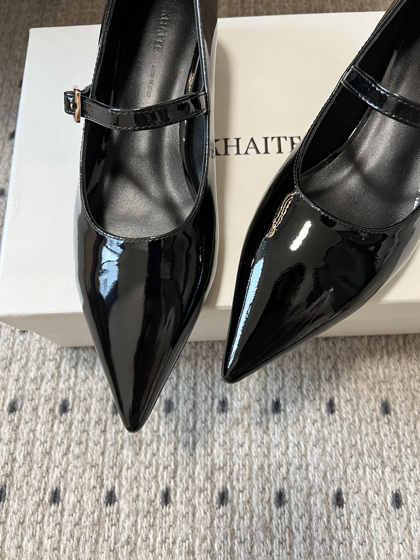 725 Khait Shoes: Stylish, Comfortable, and High Quality with Unique Charms - 图片 8