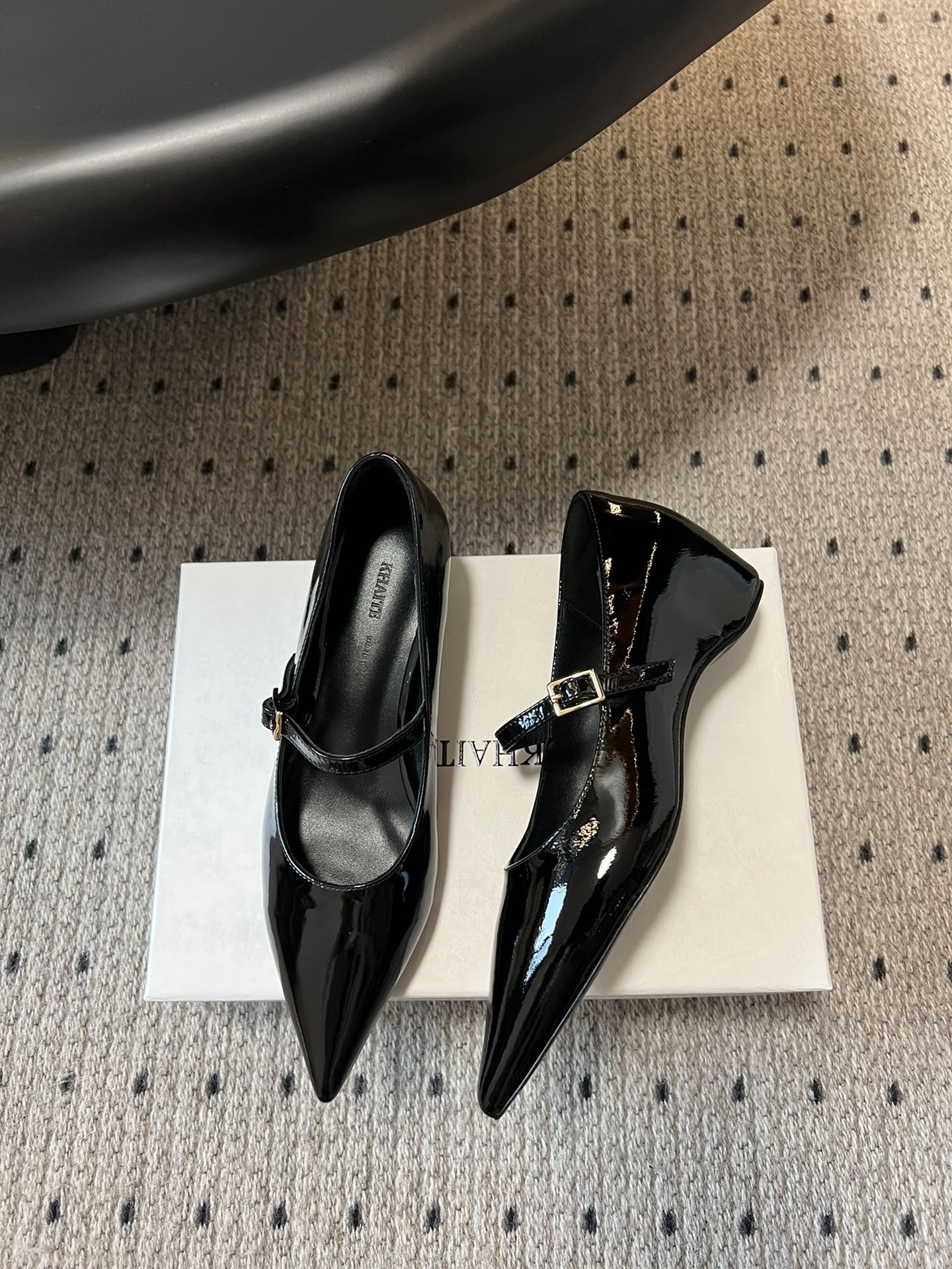 725 Khait Shoes: Stylish, Comfortable, and High Quality with Unique Charms - 图片 3