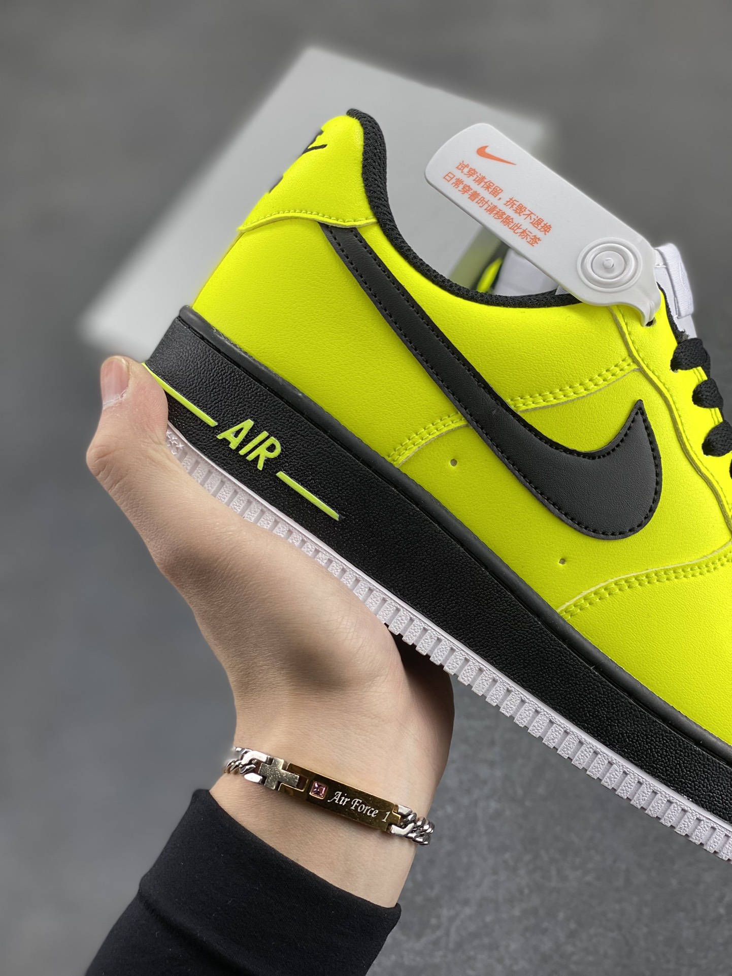 图片[6]-Nike Air Force 1 Low 空军一号低帮百搭休闲运动板鞋。柔软、弹性十足的缓震性能和出色的中底设计，横跨复古与现代的外型结合，造就出风靡全球三十多年的Force 1，直到今天还深受青睐。 货号：CW2288-111 尺码：36 36.5 37.5 38 38.5 39 40 40.5 41 42 42.5 43 44 44.5 45-选品中心