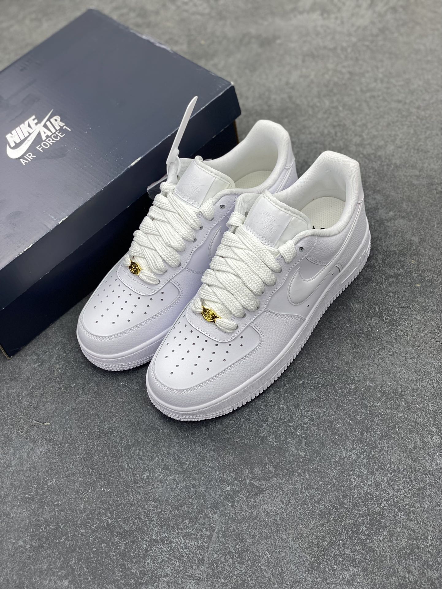 图片[8]-Nk Air Force 1\’07 Low 白荔枝纹 空军一号低帮休闲板鞋 原楦头原纸板 打造纯正空军版型#专注外贸渠道 全掌内置蜂窝气垫 #原盒配件 原厂中底钢印、拉帮完美 货号：HF2014-100 尺码：35.5 36 36.5 37.5 38 38.5 39 40 40.5 41 42 42.5 43 44 44.5 45-选品中心