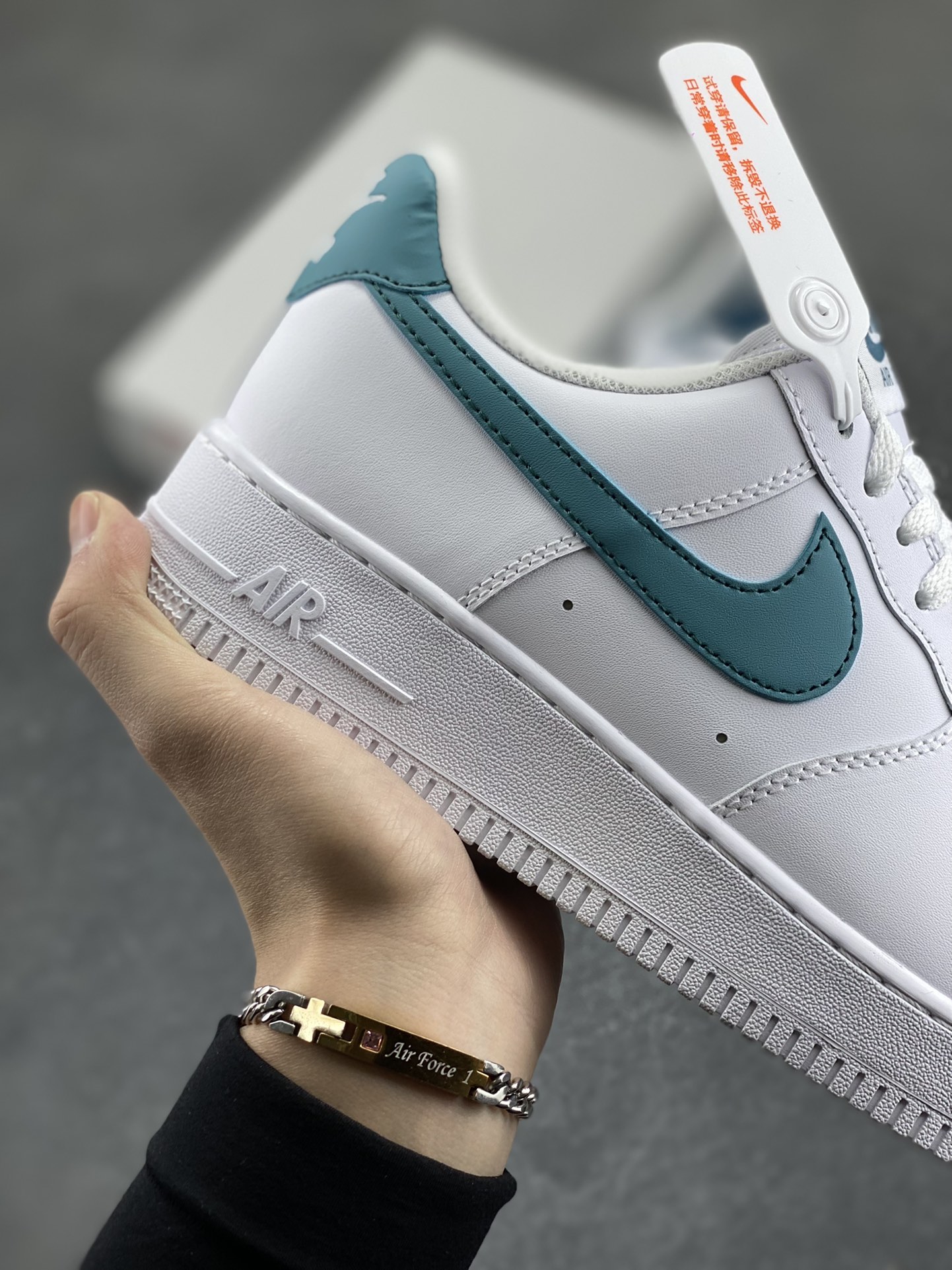 图片[6]-Nk Air Force 1\’07 Low 蓝绿勾 空军一号低帮休闲板鞋 原楦头原纸板 打造纯正空军版型#专注外贸渠道 全掌内置蜂窝气垫 #原盒配件 原厂中底钢印、拉帮完美 货号：FJ4146-114 尺码：35.5 36 36.5 37.5 38 38.5 39 40 40.5 41 42 42.5 43 44 44.5 45-选品中心