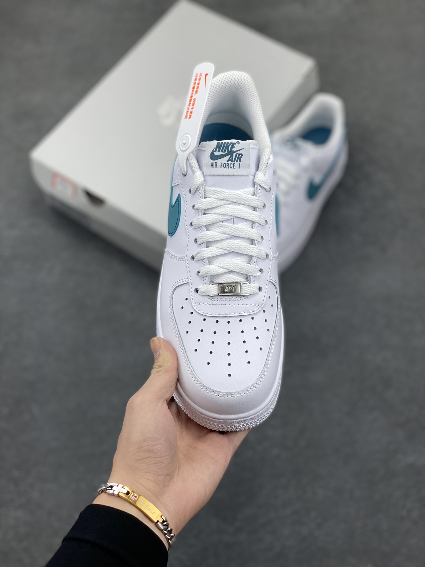 图片[2]-Nk Air Force 1\’07 Low 蓝绿勾 空军一号低帮休闲板鞋 原楦头原纸板 打造纯正空军版型#专注外贸渠道 全掌内置蜂窝气垫 #原盒配件 原厂中底钢印、拉帮完美 货号：FJ4146-114 尺码：35.5 36 36.5 37.5 38 38.5 39 40 40.5 41 42 42.5 43 44 44.5 45-选品中心