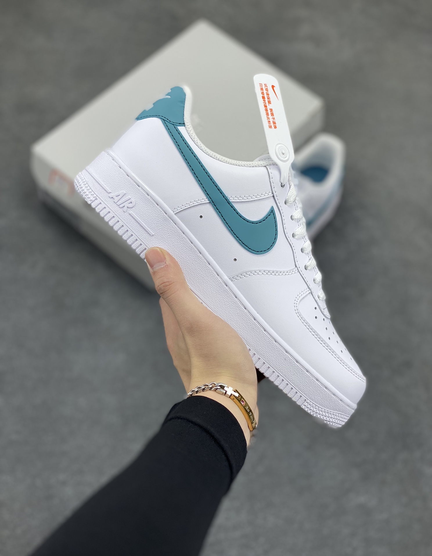 Nk Air Force 1\’07 Low 蓝绿勾 空军一号低帮休闲板鞋 原楦头原纸板 打造纯正空军版型#专注外贸渠道 全掌内置蜂窝气垫 #原盒配件 原厂中底钢印、拉帮完美 货号:FJ4146-114 尺码:35.5 36 36.5 37.5 38 38.5 39 40 40.5 41 42 42.5 43 44 44.5 45-选品中心