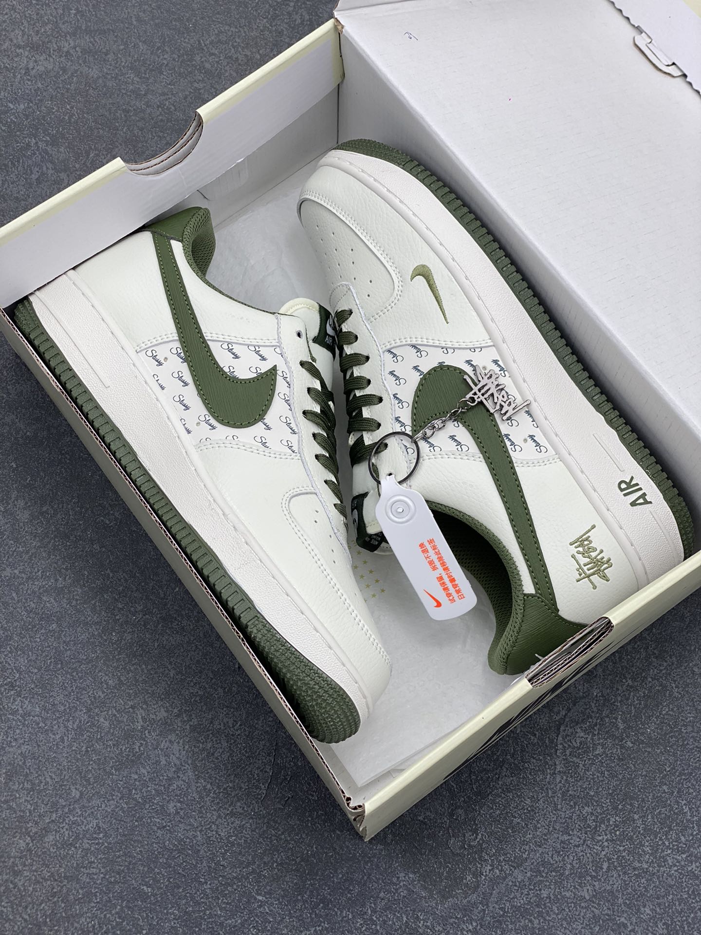 图片[9]-Nike Air Force 1 Low 空军一号低帮百搭休闲运动板鞋。柔软、弹性十足的缓震性能和出色的中底设计，横跨复古与现代的外型结合，造就出风靡全球三十多年的Force 1，直到今天还深受青睐。 货号：XZ3328-002 尺码：36 36.5 37.5 38 38.5 39 40 40.5 41 42 42.5 43 44 44.5 45-选品中心