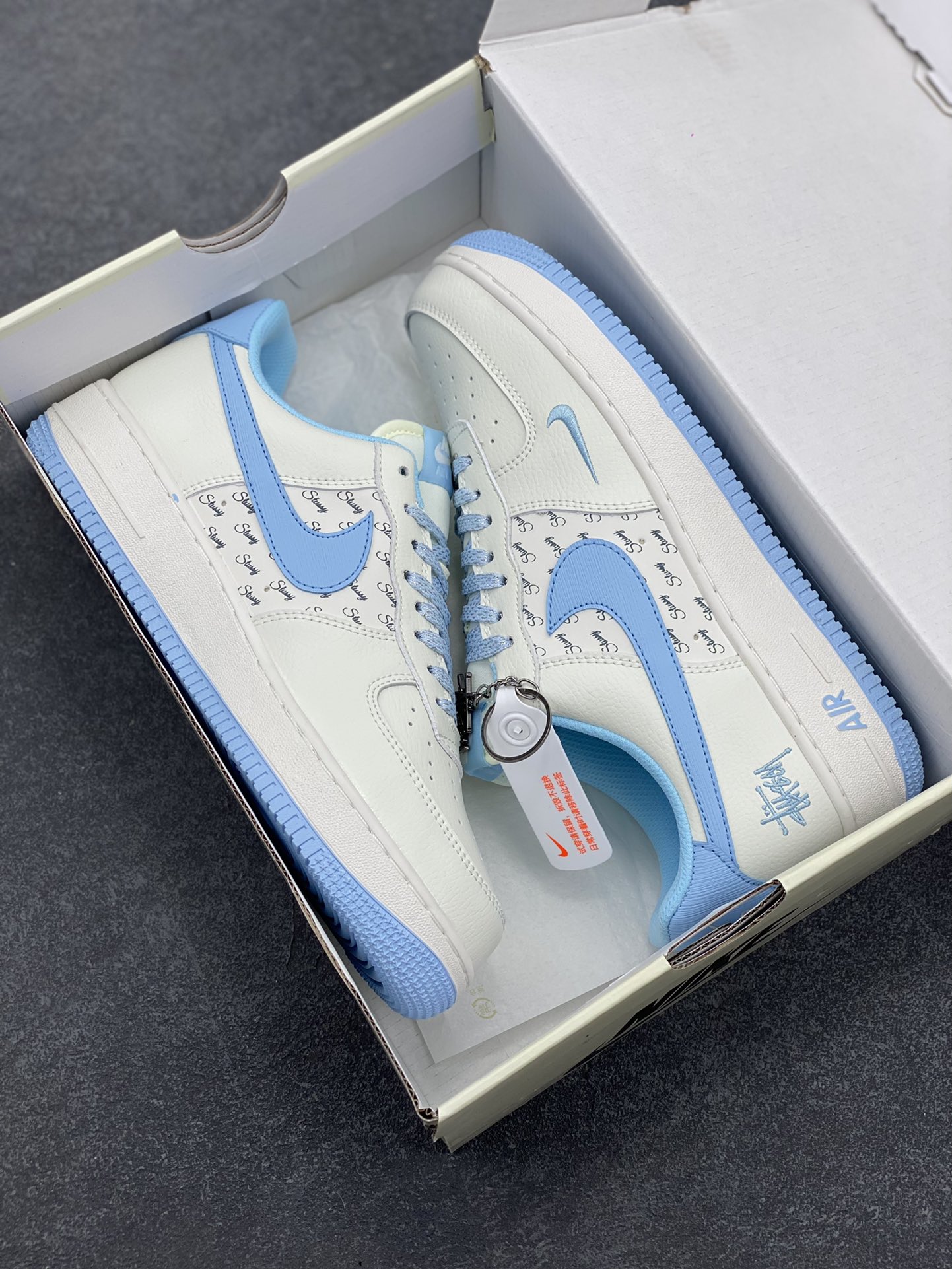 图片[9]-Nike Air Force 1 Low 空军一号低帮百搭休闲运动板鞋。柔软、弹性十足的缓震性能和出色的中底设计，横跨复古与现代的外型结合，造就出风靡全球三十多年的Force 1，直到今天还深受青睐。 货号：XZ3328-023 尺码：36 36.5 37.5 38 38.5 39 40 40.5 41 42 42.5 43 44 44.5 45-选品中心