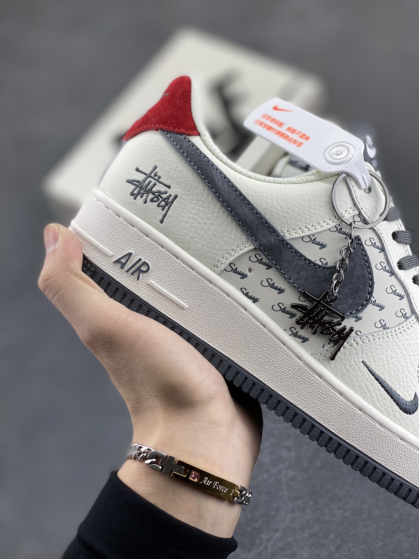 图片[6]-Nike Air Force 1 Low 空军一号低帮百搭休闲运动板鞋。柔软、弹性十足的缓震性能和出色的中底设计，横跨复古与现代的外型结合，造就出风靡全球三十多年的Force 1，直到今天还深受青睐。 货号：XZ3318-567 尺码：36 36.5 37.5 38 38.5 39 40 40.5 41 42 42.5 43 44 44.5 45-选品中心
