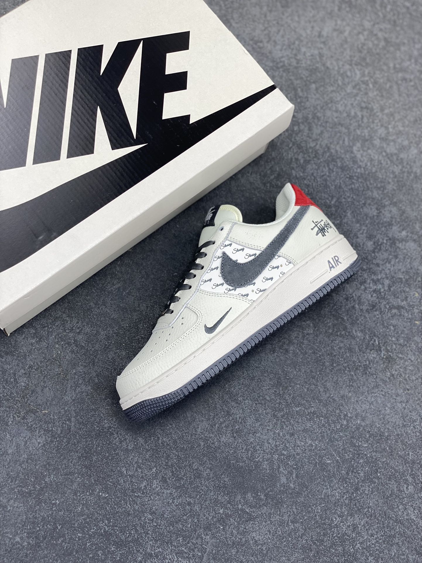 图片[7]-Nike Air Force 1 Low 空军一号低帮百搭休闲运动板鞋。柔软、弹性十足的缓震性能和出色的中底设计，横跨复古与现代的外型结合，造就出风靡全球三十多年的Force 1，直到今天还深受青睐。 货号：XZ3318-567 尺码：36 36.5 37.5 38 38.5 39 40 40.5 41 42 42.5 43 44 44.5 45-选品中心