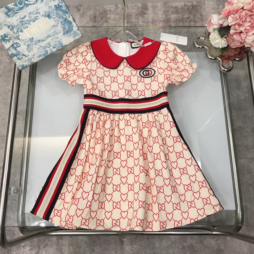 NO:210872,[Spot delivery] GUCC* Limited series Small lapel dress Classic full-print double GG letter printing design with three-color webbing splicing and broken diamond embellishment The fabric is soft and comfortable, skin-friendly and not tied, and the upper body is excellent. A must-have artifact for the princess~ size size--130-140-150-160 Wear height 105-155 [CM] Counter packaging 70, clothes, gucci, skirts,19860909【现货发】   GUCC* 限定系列 小翻领连衣裙 经典全面印双GG字母印花设计搭配三色织带拼接碎钻点缀 面料柔软质地 柔顺舒适 亲肤不扎 上身效果极好 公主的必备神器～  size尺码--130-140-150-160 穿身高105-155【CM】 专柜包装70,衣服,gucci,skirts,,Children's