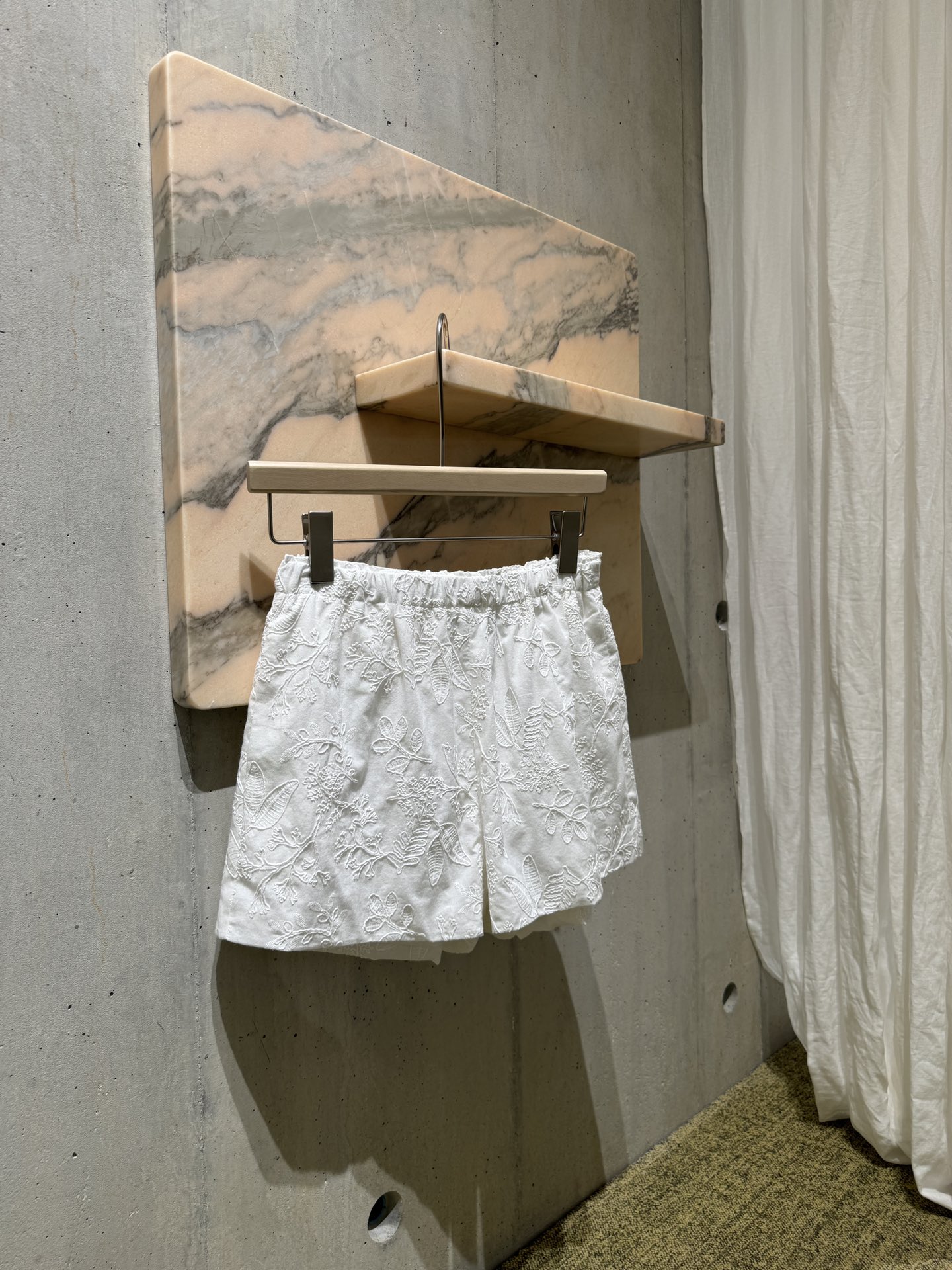 NO:312874,YS｜ New spring and summer style Heavy industry jacquard shorts with lining, soft and delicate skin-friendly, the style is very slim, lazy and very delicate, easy to wear to create a high-end feel SML, shorts, alexander wang19860909YS｜ 春夏新款 重工提花短裤 有内衬 柔软细腻亲肤 版型非常显瘦 慵懒的同时又非常精致 轻松穿出高级感 SML,,shorts,alexander wang,Women's clothing