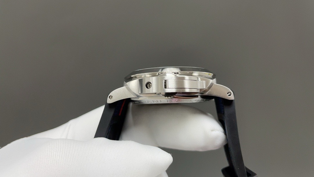 Panerai 今日推荐 白壳蓝面 40mm 机