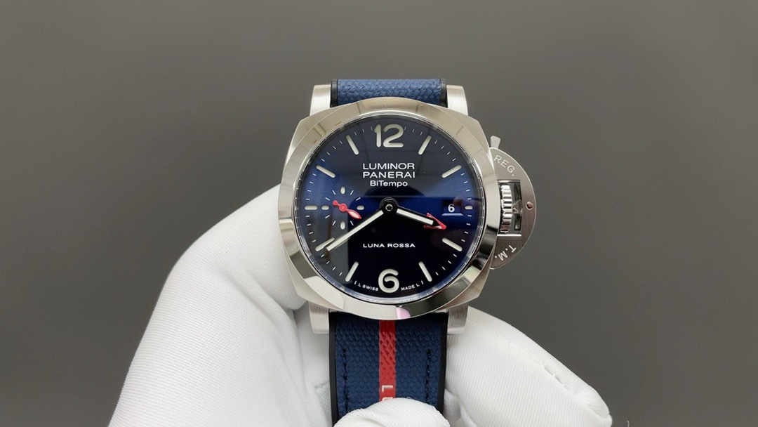 NO:392710,Today, Panerai Pam1404 white shell and blue surface 40mm machine, top quality, real-life shipping,19860909今日推荐沛纳海Pam1404 白壳蓝面 40mm 机 顶级品质 出货实拍,,Watch