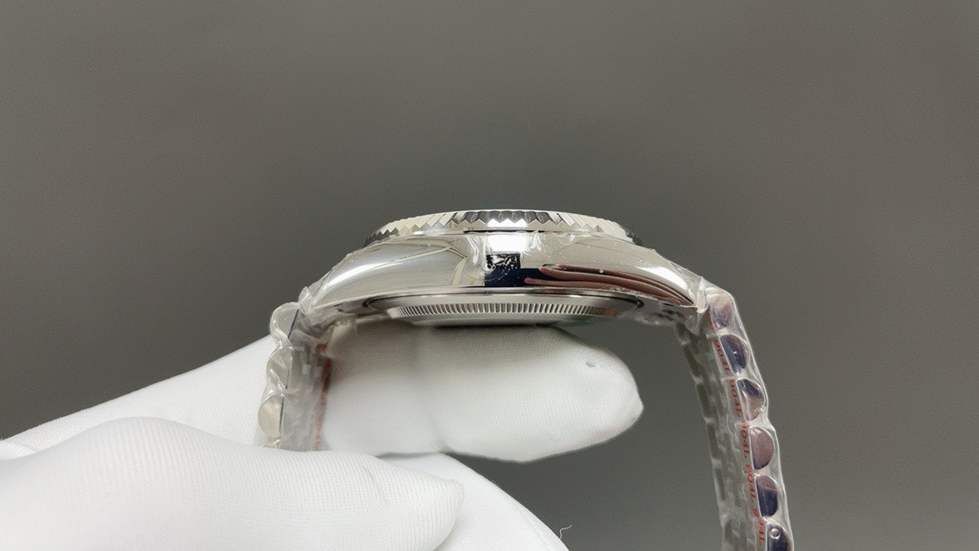 Rolex 今日推荐 天行者(纵航者) 白壳白面 42mm 9002机
