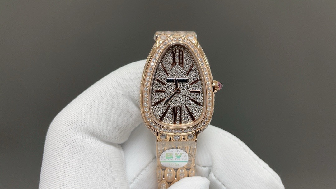 NO:392713,Recommended today Bulgari, Gilded Snake Shadow, Rose Gold Shell Full Diamond 33mm, Consistent Quartz Machine, Top Quality, Real-life Shipping, Bvlgari19860909今日推荐宝格丽 鎏金蛇影 玫瑰金壳满钻33mm 同正品一致石英机 顶级品质 出货实拍,,bvlgari,Watch