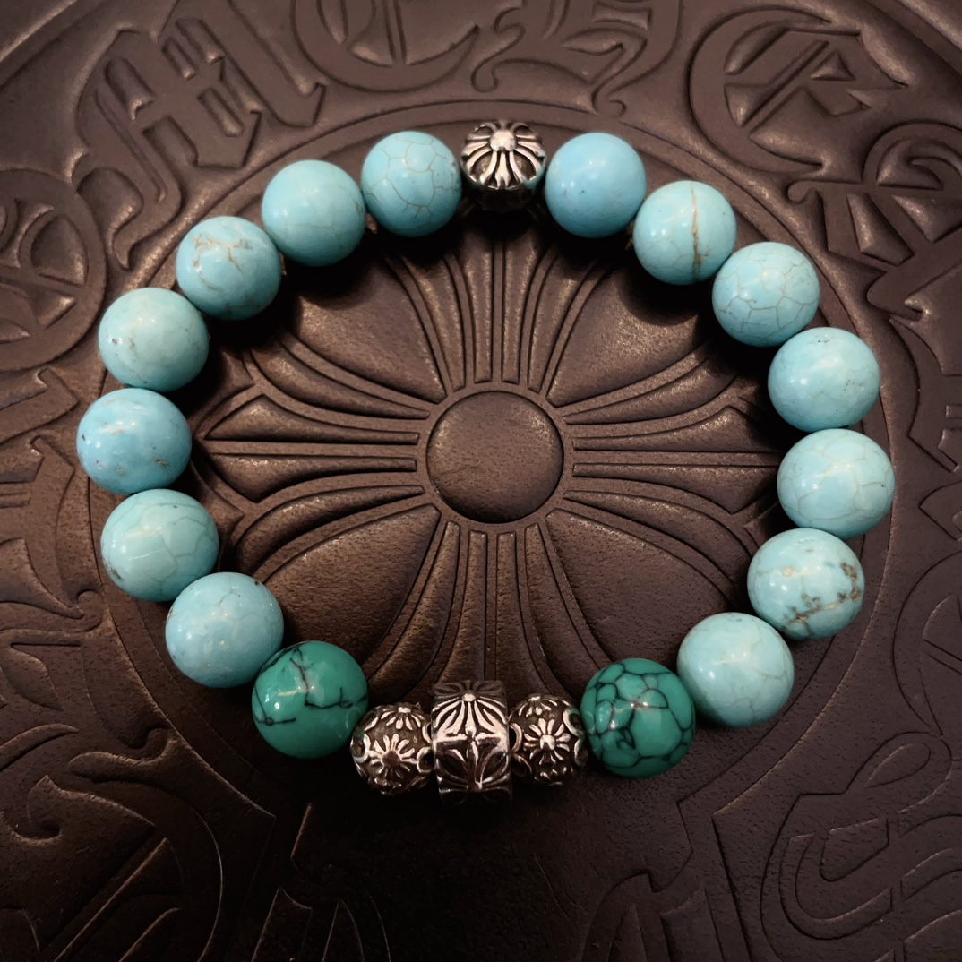 NO:115665,New [Counter Quality] Chrome Hearts Croxin Classic retro multi-element turquoise bracelet bracelets, different pattern design styles with different concave and convex shapes, presenting uniqueness. Cross Scout flowers are Croxin's ambitions, so they last longer. Genuine version of Chrome Hearts Croxin, differentiating the market ordinary light version, matching the quality of the version, looking at the details of the letter printing, retro old gray oxygen level. Seiko version!  !  !  Pure handmade ~ Authentic model opening must-have fashion and fashion, both men and women can wear it, same style for couples, original official website, rock punk style silver style, retro elements, trendy and versatile!  , jewelry boutique, chrome hearts, chrome hearts, bracelet19860909新款【专柜品质】Chrome Hearts克罗心 经典复古多元素松石手链手串,凹凸造型不同的花纹设计风格 呈现出与众不同 十字架 童军花是克罗心的志 所以更经久不衰 正品打版Chrome Hearts克罗心 区别市场普通轻版 对版对标品质 看字印细节 复古做旧灰氧程度.精工版本！！！ 纯手工打造 ～正品开模潮流时尚必备 男女均可佩戴 情侣同款 官网原版 摇滚朋克泰银风格 复古元素 潮流百搭！,饰品精品,chrome hearts,chrome hearts,bracelet,Jewelry