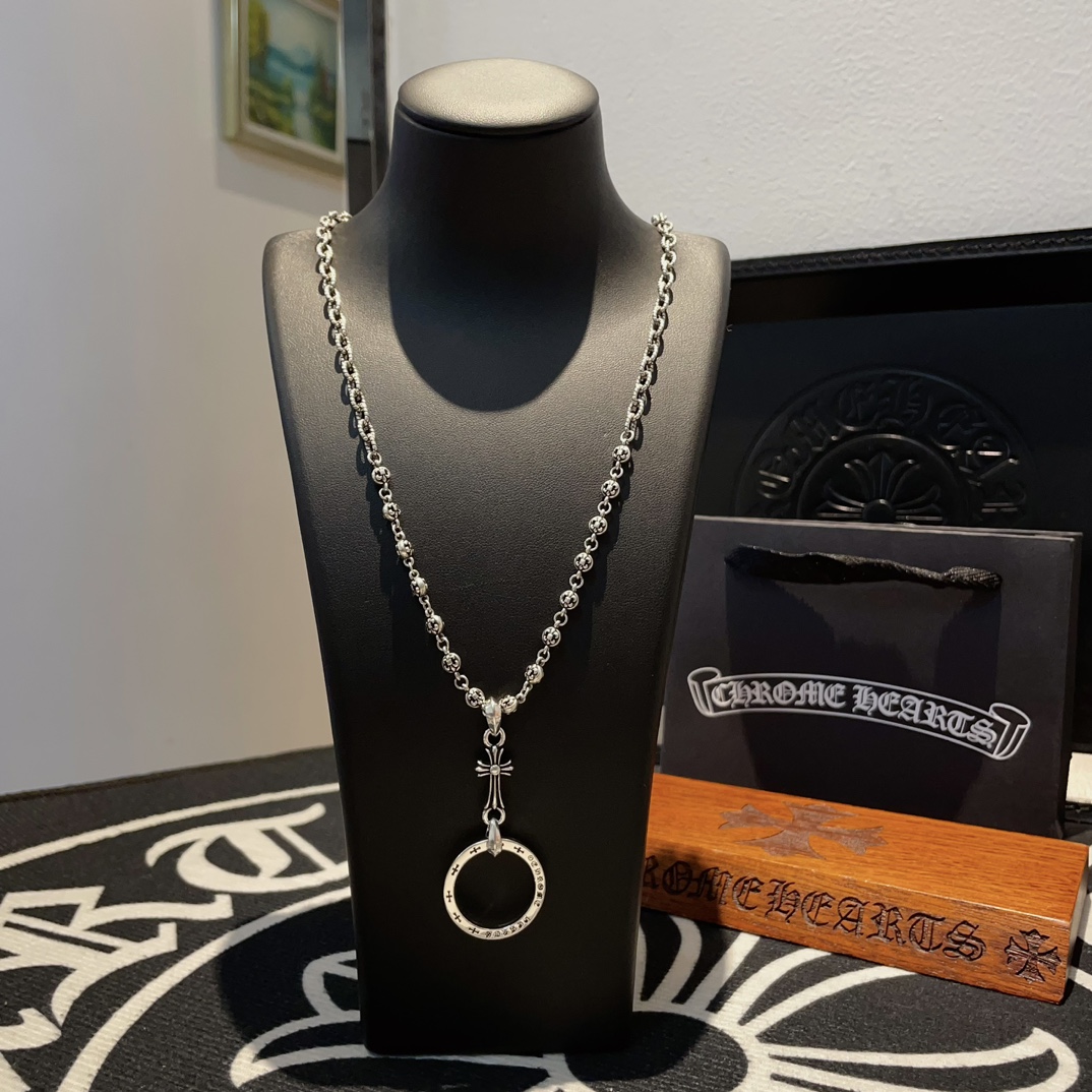 NO:105758,TikTok/Kuaishou/ins/Xiaohongshu/Live Hot, New [Counter Quality] Chrome Hearts Croxin Flower Ball Necklace, Cross Ring Pendant, Concave and Convex and Convex Scout Flowers present unique to others Cross Scout Flowers are Croxin's ambitions, so they last longer. Genuine version of Chrome Hearts Croxin, different market light version, benchmarking quality, looking at the details of the letter printing, retro old gray oxygen level. Seiko version!  !  !  Pure handmade ~ Authentic model opening must-have fashion and fashion, both men and women can wear it, same style for couples, original official website, rock punk style silver style, retro elements, trendy and versatile!  , jewelry boutique, chrome hearts, chrome hearts, necklace19860909批 抖音/快手/ins/小红书/直播热门 ,新款【专柜品质】Chrome Hearts克罗心花球项链 ,十字架圆环吊坠,凹凸造型不同的花纹设计风格 呈现出与众不同 十字架 童军花是克罗心的志 所以更经久不衰 正品打版Chrome Hearts克罗心 区别市场普通轻版 对版对标品质 看字印细节 复古做旧灰氧程度.精工版本！！！ 纯手工打造 ～正品开模潮流时尚必备 男女均可佩戴 情侣同款 官网原版 摇滚朋克泰银风格 复古元素 潮流百搭！,饰品精品,chrome hearts,chrome hearts,necklace,Jewelry