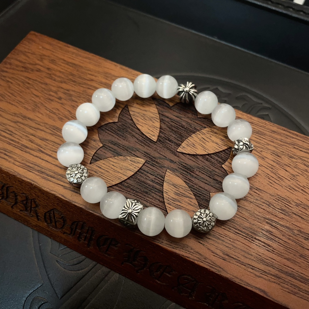 NO:115350,New [Counter Quality] Chrome Hearts Croxin classic retro multi-element bracelet bracelet with different concave and convex shapes presents unique styles Cross Scout flowers are Croxin's ambitions, so they last longer. Genuine version Chrome Hearts Croxin is different from the market ordinary light version, match the quality of the version, look at the details of the letter printing, the degree of retro old gray oxygen. Seiko version!  !  !  Pure handmade ~ Authentic model opening must-have fashion and fashion, both men and women can wear it, same style for couples, original official website, rock punk style silver style, retro elements, trendy and versatile!  , jewelry boutique, chrome hearts, chrome hearts, bracelet19860909新款【专柜品质】Chrome Hearts克罗心经典复古多元素手链手串,凹凸造型不同的花纹设计风格 呈现出与众不同 十字架 童军花是克罗心的志 所以更经久不衰 正品打版Chrome Hearts克罗心 区别市场普通轻版 对版对标品质 看字印细节 复古做旧灰氧程度.精工版本！！！ 纯手工打造 ～正品开模潮流时尚必备 男女均可佩戴 情侣同款 官网原版 摇滚朋克泰银风格 复古元素 潮流百搭！,饰品精品,chrome hearts,chrome hearts,bracelet,Jewelry