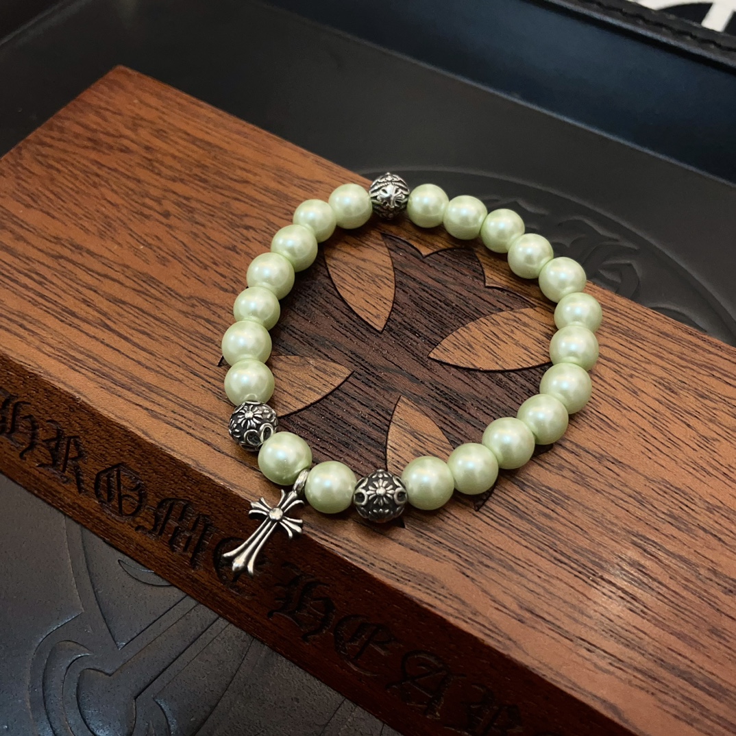 NO:115356,New [Counter Quality] Chrome Hearts Croxin Classic retro multi-element bracelet, different pattern design styles with different concave and convex shapes, presenting uniqueness. Cross Scout flowers are Croxin's ambitions, so they last longer. Genuine version of Chrome Hearts Croxin, differentiating the market ordinary light version, matching the quality, looking at the details of the letter printing, retro old gray oxygen level. Seiko version!  !  !  Pure handmade ~ Authentic model opening must-have fashion and fashion, both men and women can wear it, same style for couples, original official website, rock punk style silver style, retro elements, trendy and versatile!  , jewelry boutique, chrome hearts, chrome hearts, bracelet19860909新款【专柜品质】Chrome Hearts克罗心 经典复古多元素手串手链,凹凸造型不同的花纹设计风格 呈现出与众不同 十字架 童军花是克罗心的志 所以更经久不衰 正品打版Chrome Hearts克罗心 区别市场普通轻版 对版对标品质 看字印细节 复古做旧灰氧程度.精工版本！！！ 纯手工打造 ～正品开模潮流时尚必备 男女均可佩戴 情侣同款 官网原版 摇滚朋克泰银风格 复古元素 潮流百搭！,饰品精品,chrome hearts,chrome hearts,bracelet,Jewelry