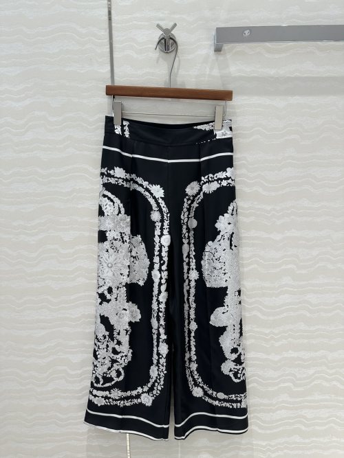 Brides Gala en Fleurs Print Silk Wide Leg Pants, Straight-Leg Trousers 1 Brides Gala en Fleurs Print Silk Wide Leg Pants, Straight-Leg Trousers