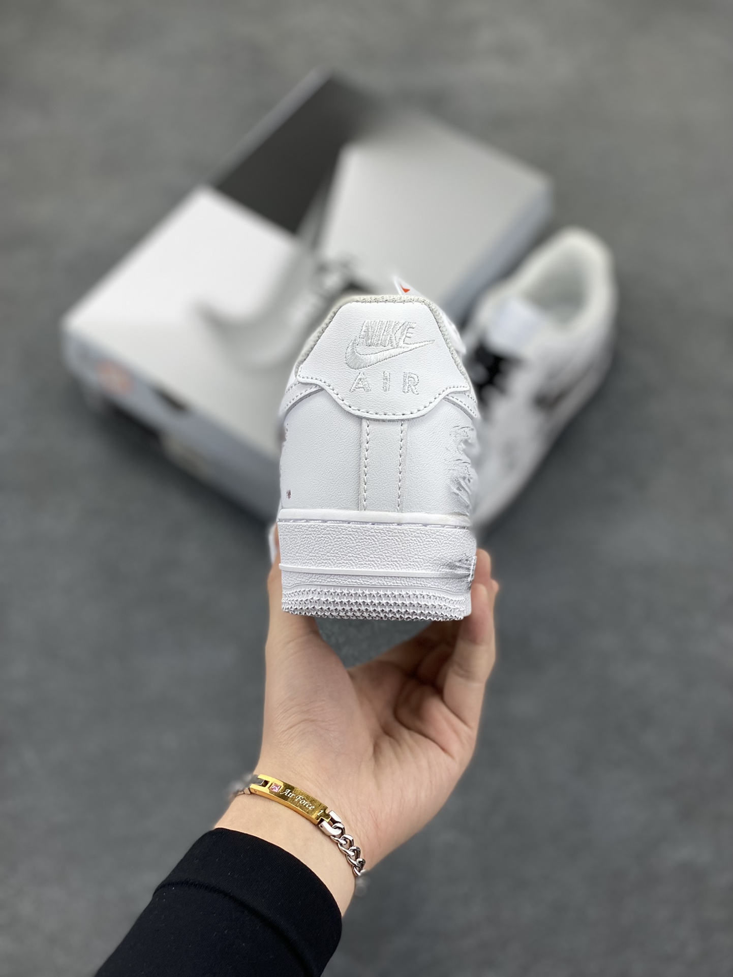 图片[4]-Nike Air Force 1 Low’07 国风泼墨之哪吒闹海 空军一号低帮休闲板鞋 定制皮料 原厂3D打印 定制鞋盒 原楦原纸板 纯正空军版型 内置全掌气垫 货号：ZH0316-062 尺码：36 36.5 37.5 38 38.5 39 40 40.5 41 42 42.5 43 44 44.5 45-选品中心