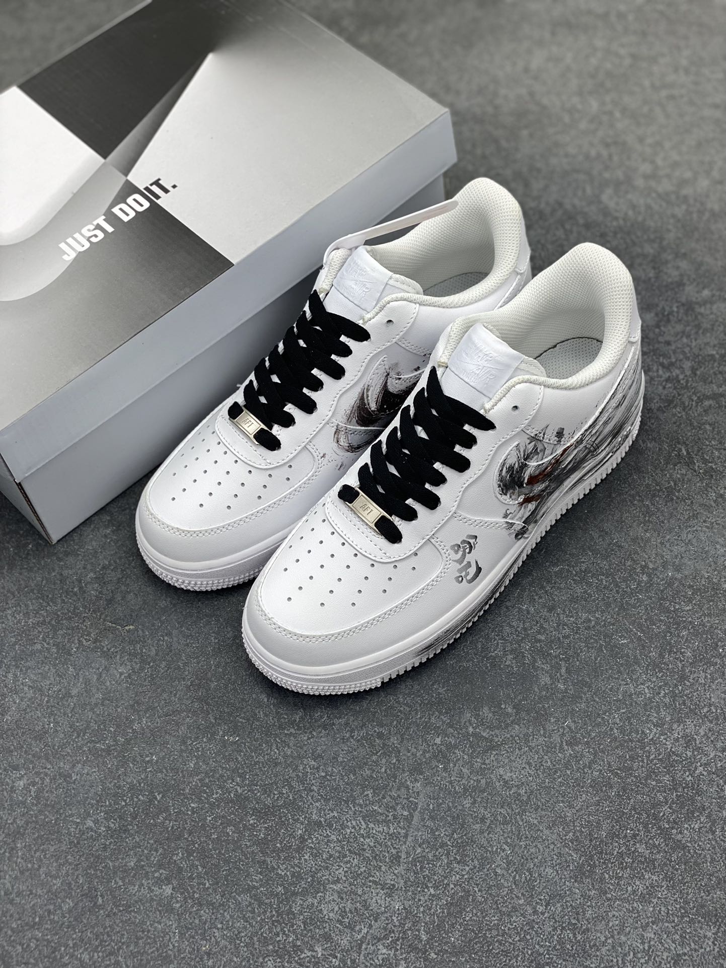图片[8]-Nike Air Force 1 Low’07 国风泼墨之哪吒闹海 空军一号低帮休闲板鞋 定制皮料 原厂3D打印 定制鞋盒 原楦原纸板 纯正空军版型 内置全掌气垫 货号：ZH0316-062 尺码：36 36.5 37.5 38 38.5 39 40 40.5 41 42 42.5 43 44 44.5 45-选品中心