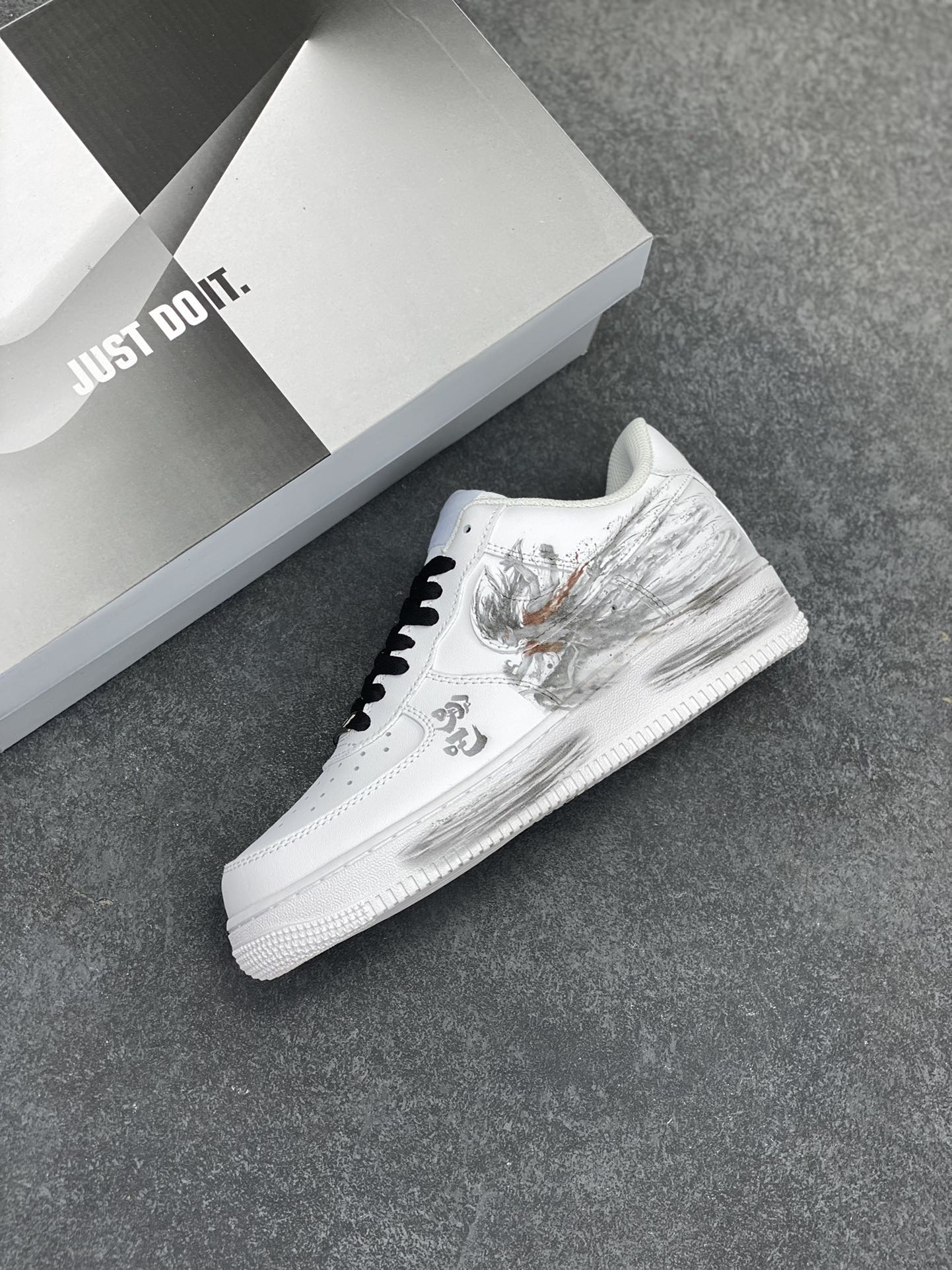 图片[7]-Nike Air Force 1 Low’07 国风泼墨之哪吒闹海 空军一号低帮休闲板鞋 定制皮料 原厂3D打印 定制鞋盒 原楦原纸板 纯正空军版型 内置全掌气垫 货号：ZH0316-062 尺码：36 36.5 37.5 38 38.5 39 40 40.5 41 42 42.5 43 44 44.5 45-选品中心